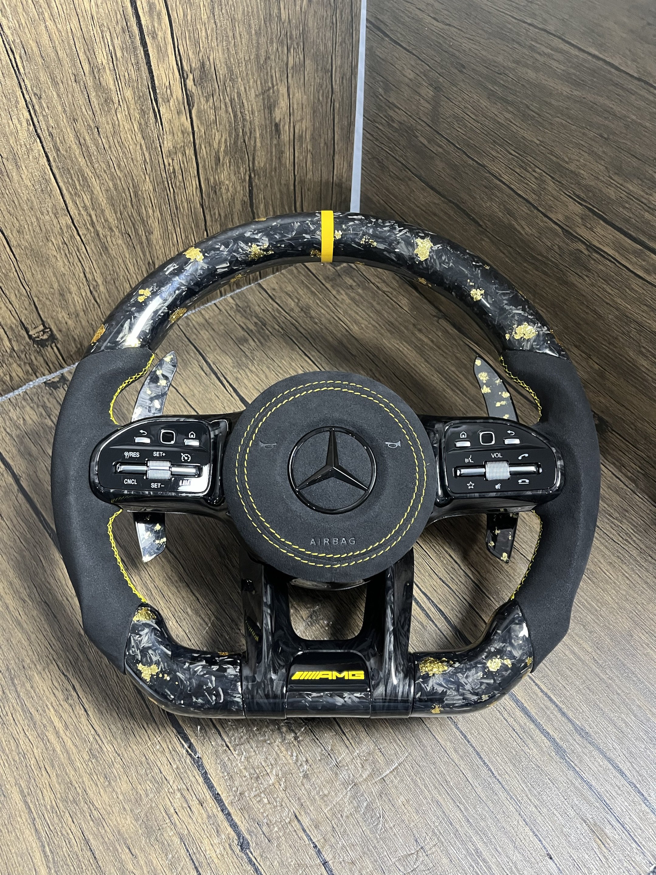 Custom Sports Style Carbon Fiber Steering Wheel for Audi Models R8 TT A1 A3 A4 A5 A6 A7 A8 Q5 Q7 TTRS with Real Leather Material