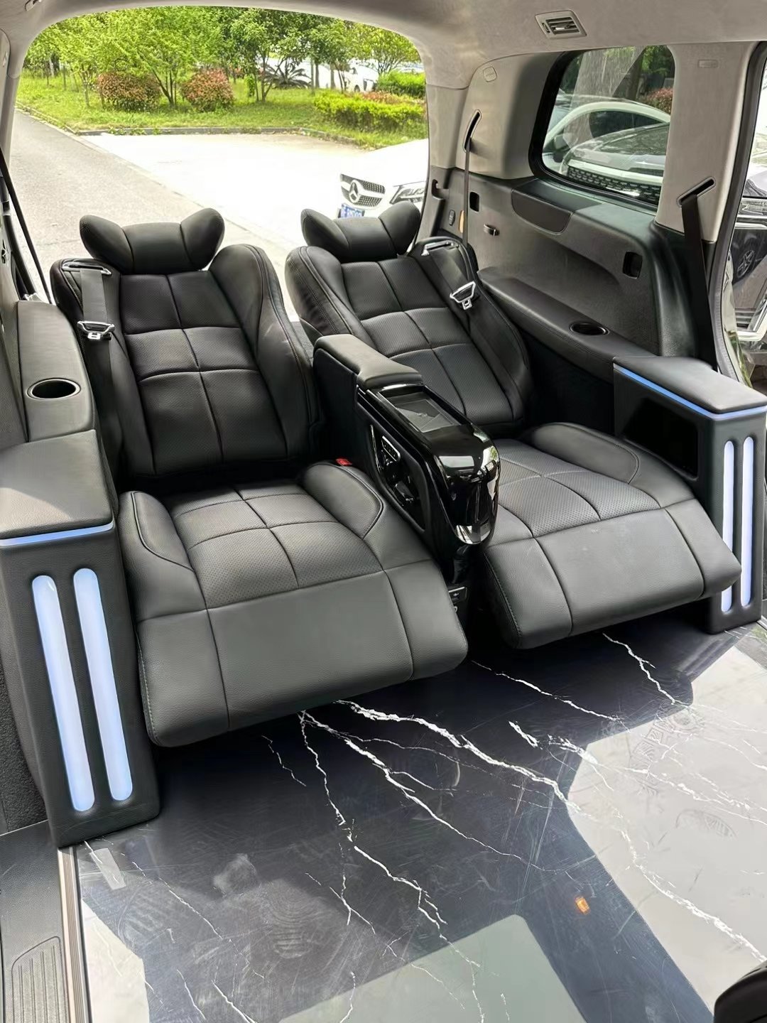 Off-road Vehicle GLS/GLS Modified Seat Electric Seat With Armrest Box Refrigerator 5-seater Modified 4 Luxury Seats