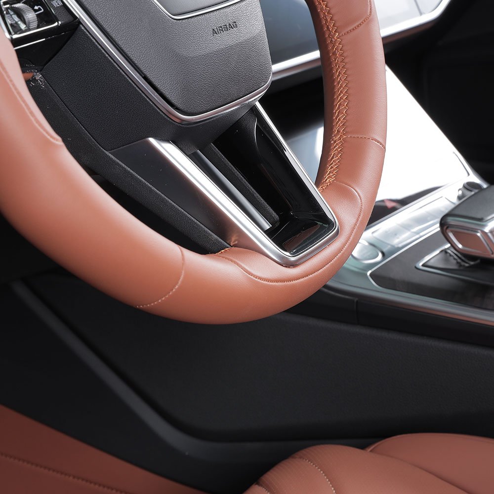 Hand sewn car steering wheel made of antibacterial leather material Customizable for all models including Hyundai Nissan Ford