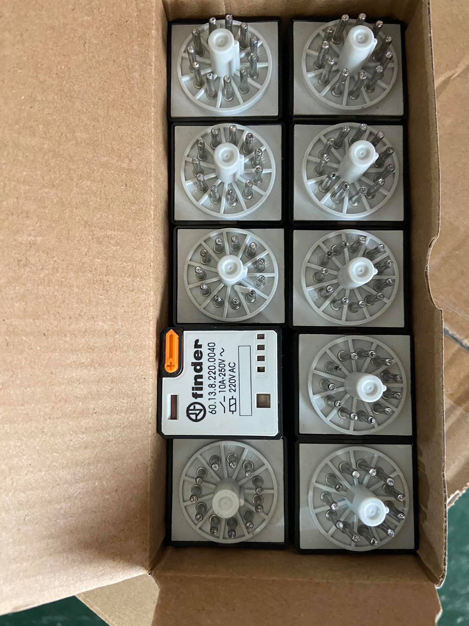 Relay 60.13.8 220VAC With 11 Pins Socket Relay AUTO White Epoxy Time Relay Air Delay Ladto Power on Low Power 240V CN;ZHE