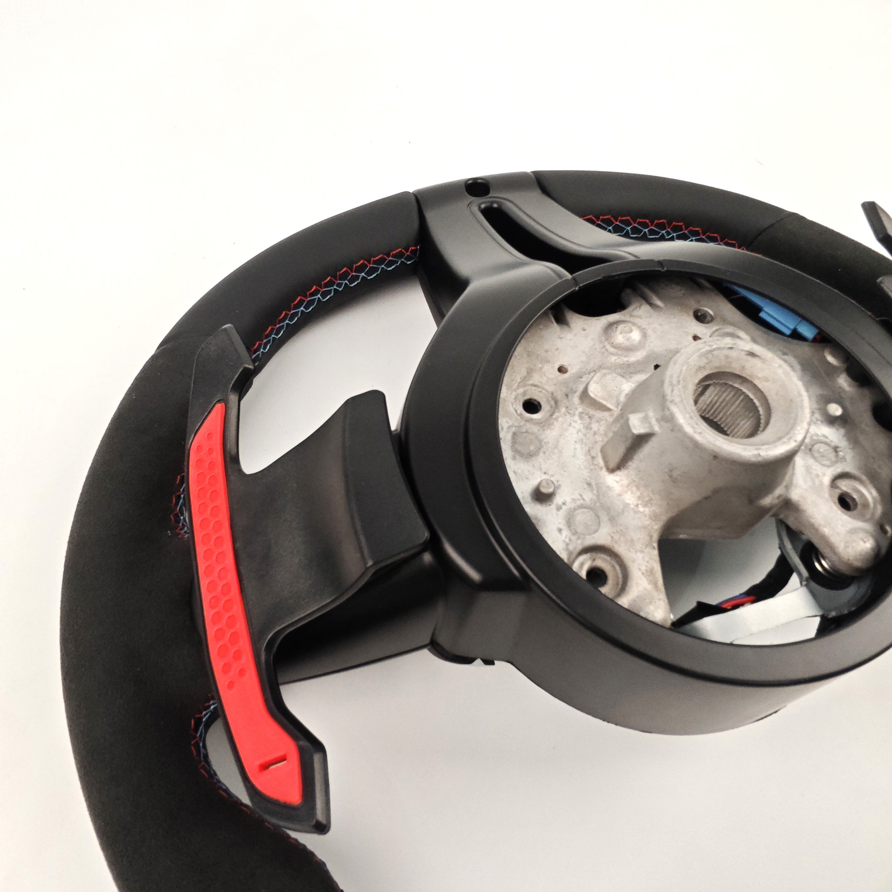 The old steering wheel changed to the new custom stitching Alcantara Steering Wheel FOR BMW E36 E46 E60 E70 E71 E90 E92 E93