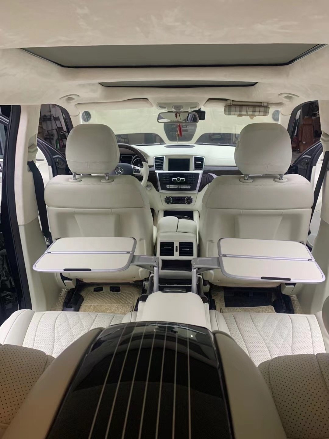 Luxury Interior Electric Rear Seat with Leg Rest Middle Armrest Box with Compressor Refrigerator for GL X164 GLS X166 X167