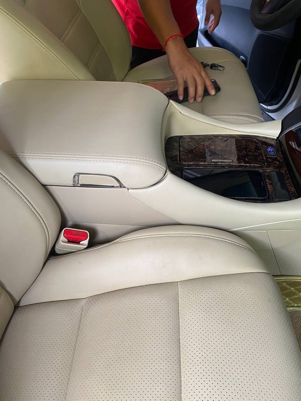 Factory Price Car Abs Armrest Box Center Console for to YO TA Alphard