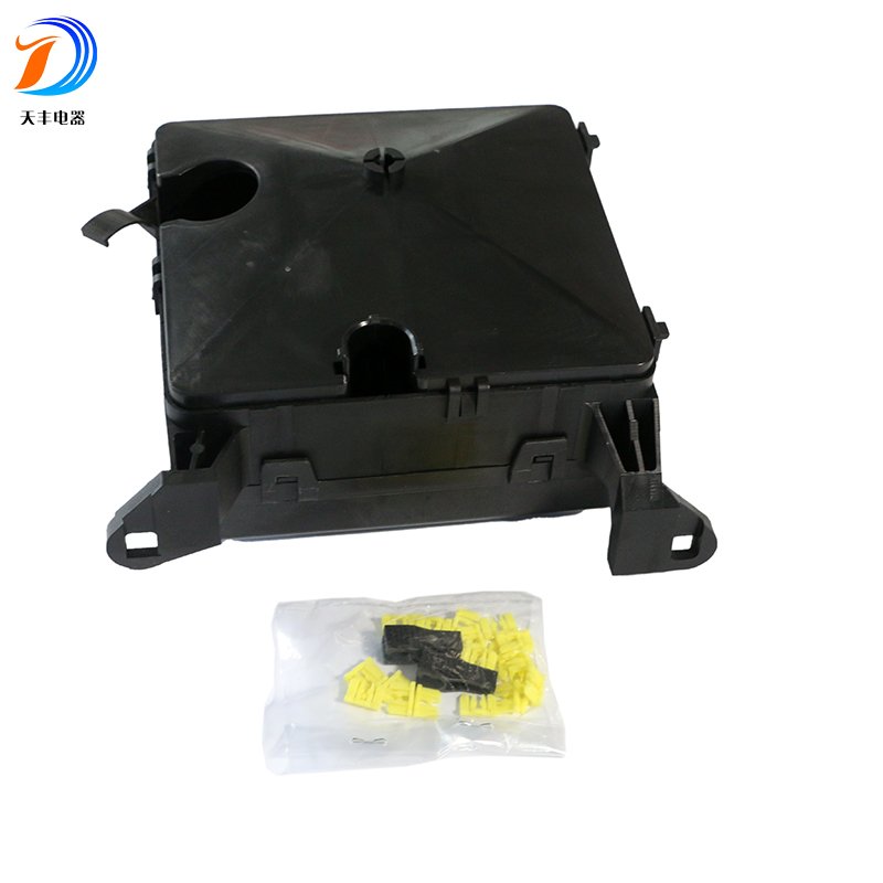 China Excavator Fuse and Relay Box Automotive Car Fuse Box 12v