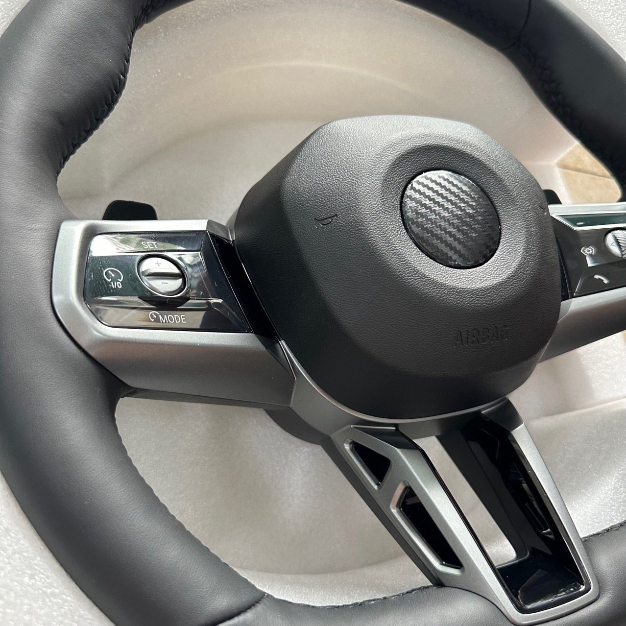 G11 Custom Carbon fiber steering wheel Original custom leather steering wheel auto accessories