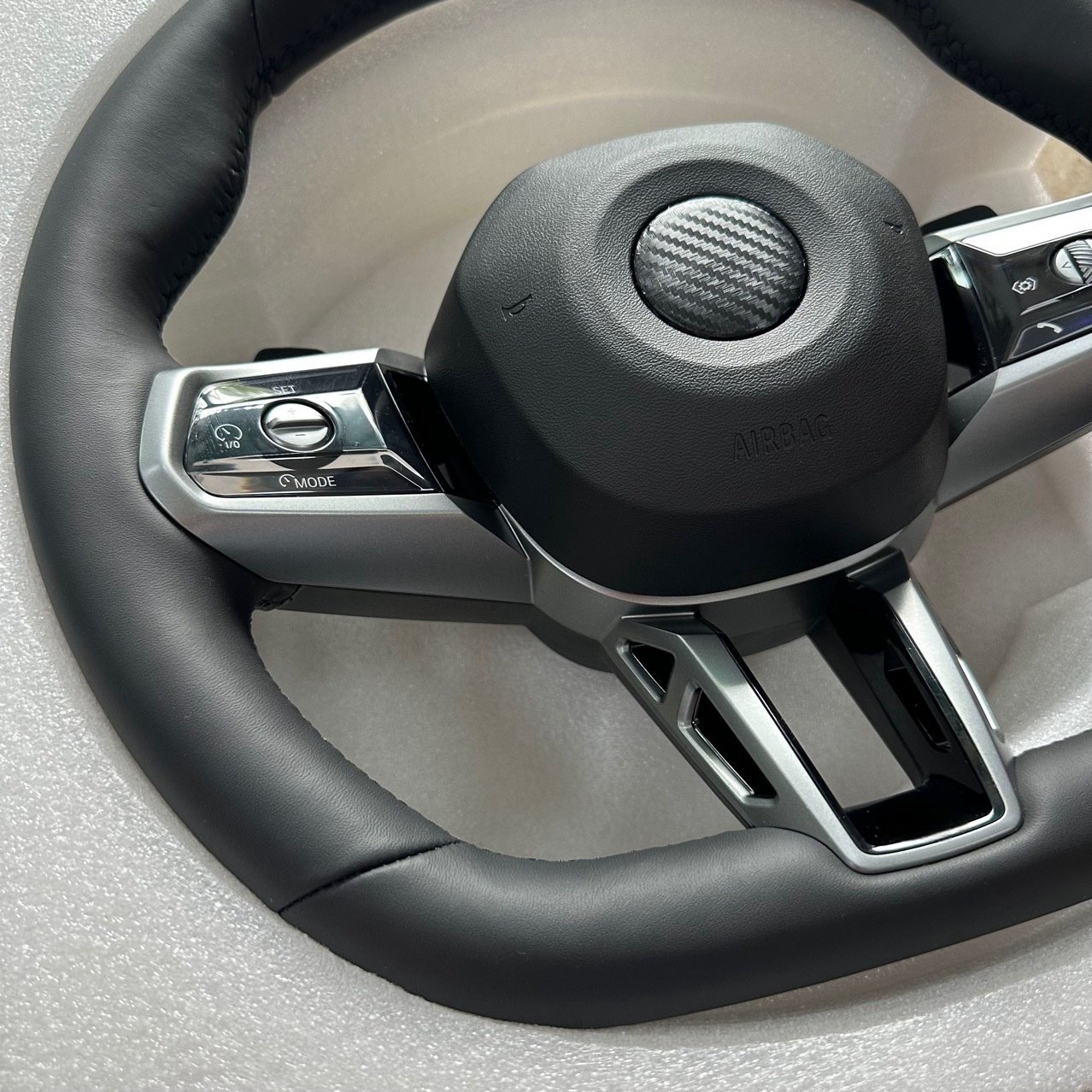 G11 Custom Carbon fiber steering wheel Original custom leather steering wheel auto accessories