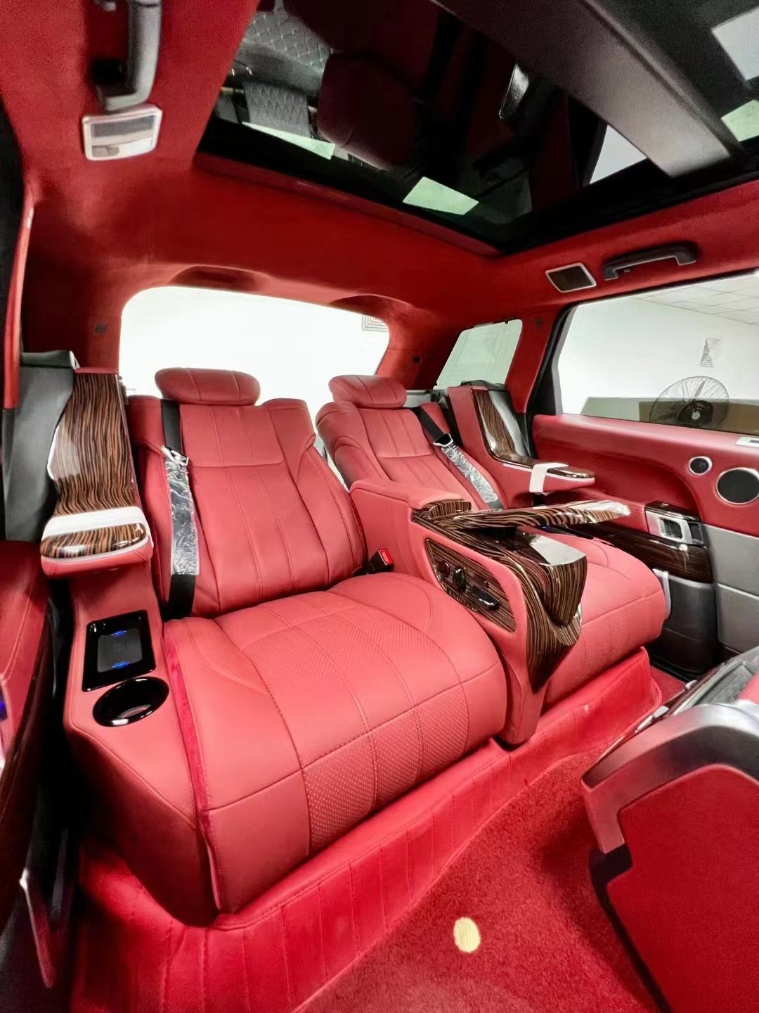 VIP Wireless Charger Leather High Quality Luxury Car Seat for Land Rover Discovery Prado Cadillac