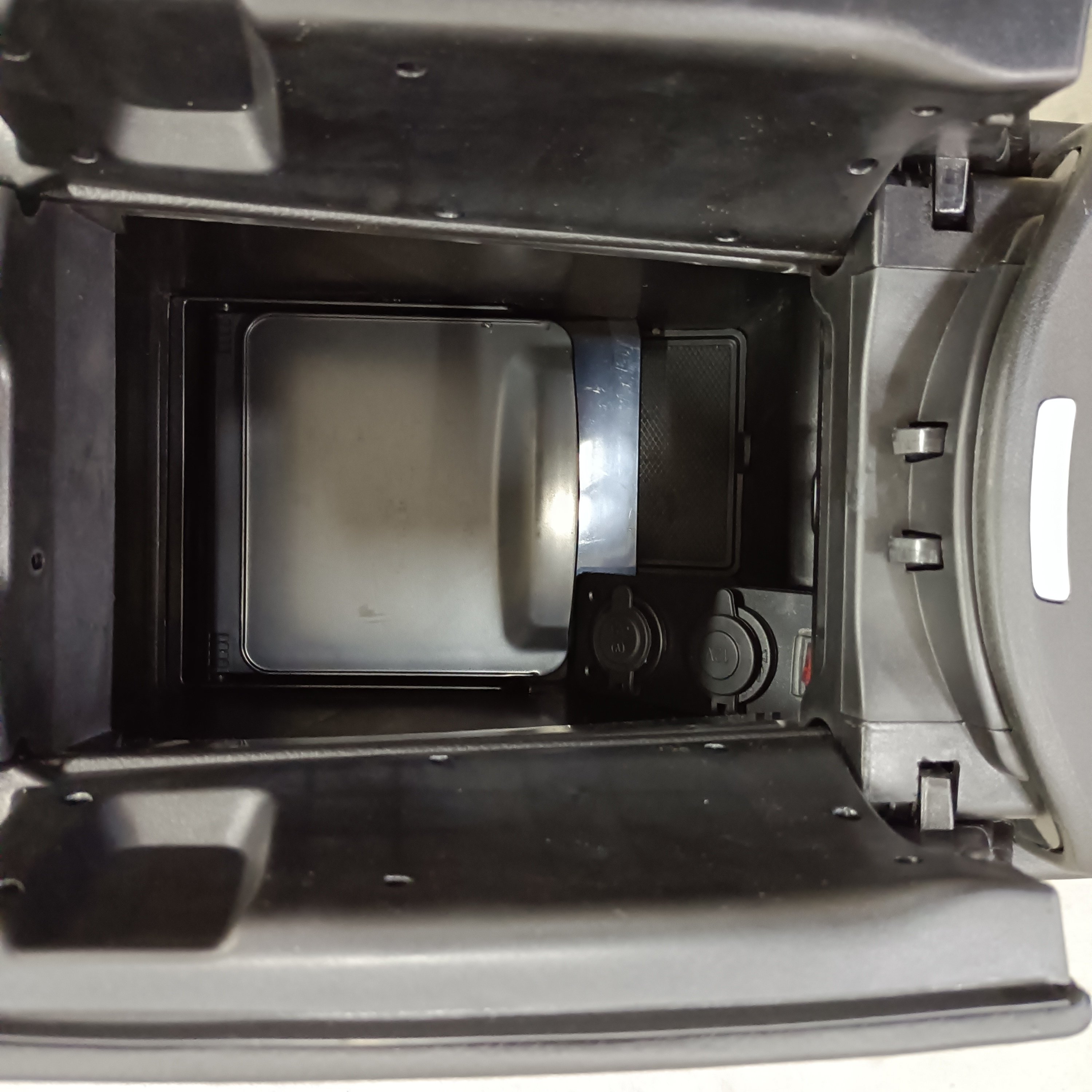 Van Interior Accessories Conversion Van Front Center Console Armrest Box with Fridge for v Class Vito W447 Console Armrest