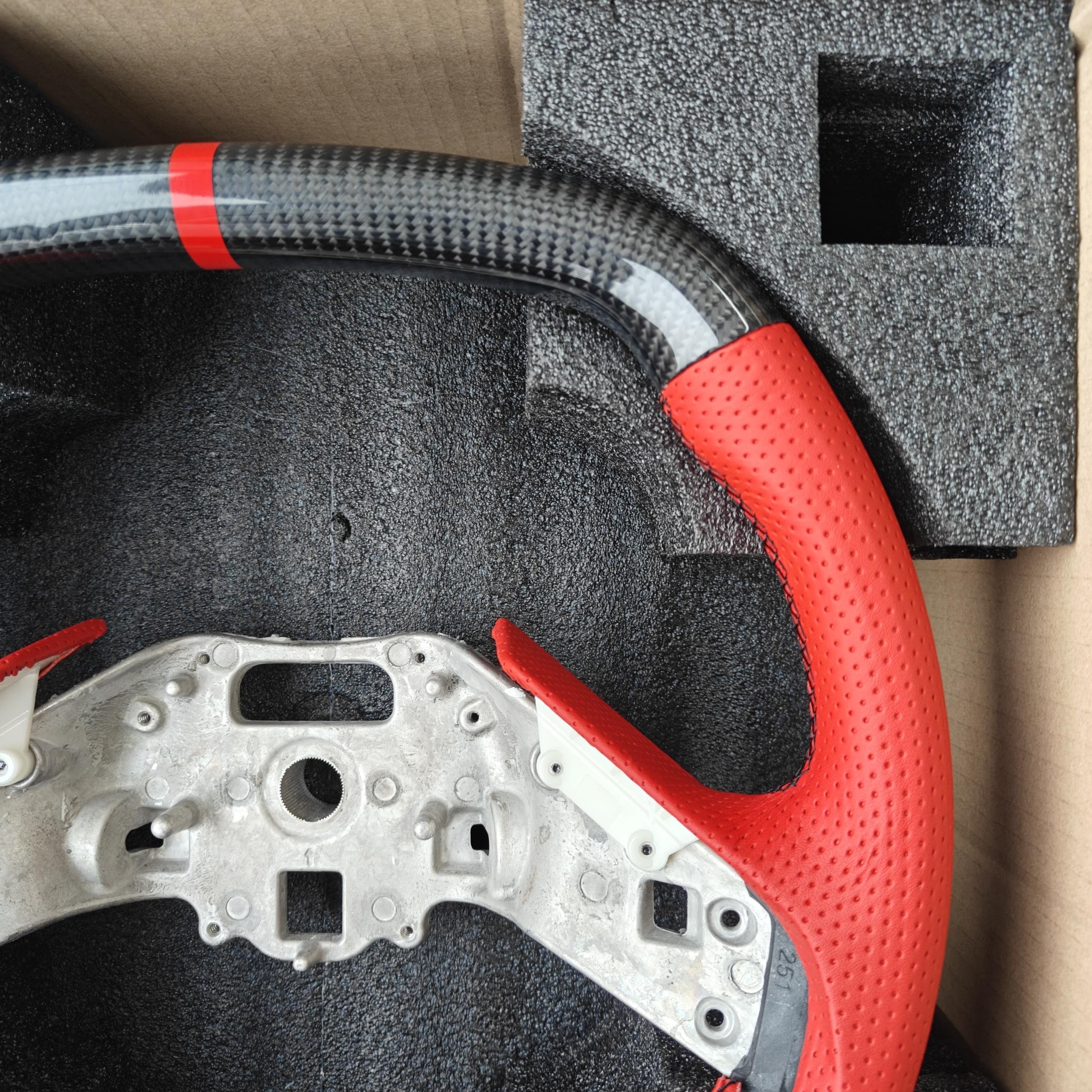 Wholesale For Chevrolet Corvette C8 Interior Accessories For Cars Custom Sport Carbon Fiber Perforated Leather steering wheels