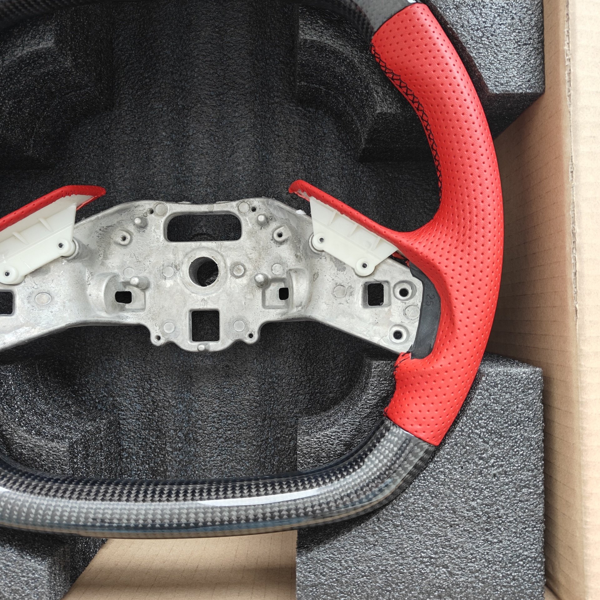 Wholesale For Chevrolet Corvette C8 Interior Accessories For Cars Custom Sport Carbon Fiber Perforated Leather steering wheels