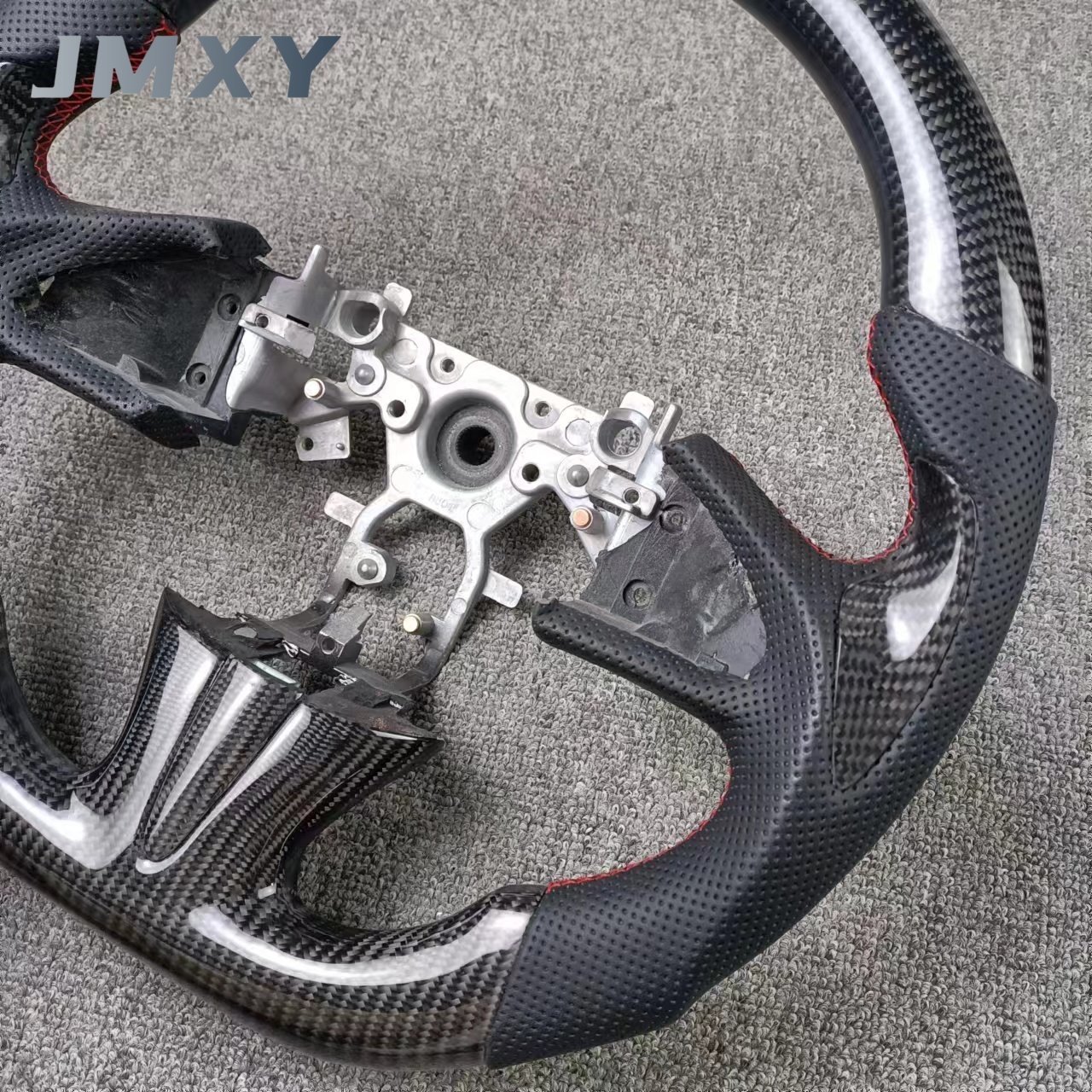Sports-Style Carbon Fiber Steering Wheel for Infiniti Q50 Q60 QX50 Racing-Style Car Interior Accessory