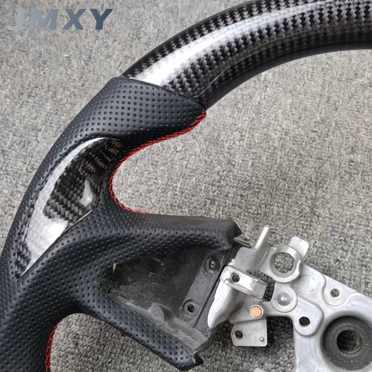 Sports-Style Carbon Fiber Steering Wheel for Infiniti Q50 Q60 QX50 Racing-Style Car Interior Accessory