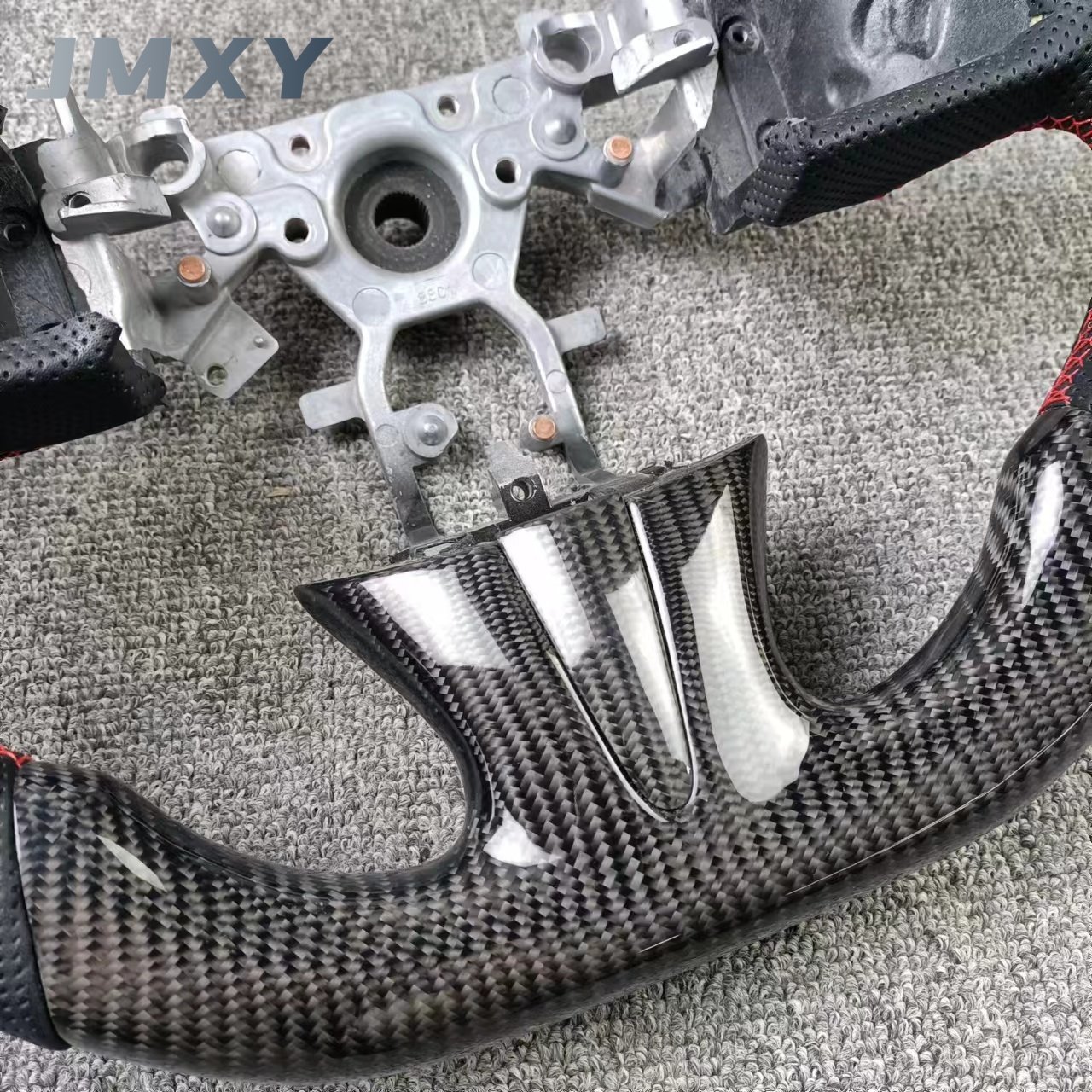 Sports-Style Carbon Fiber Steering Wheel for Infiniti Q50 Q60 QX50 Racing-Style Car Interior Accessory