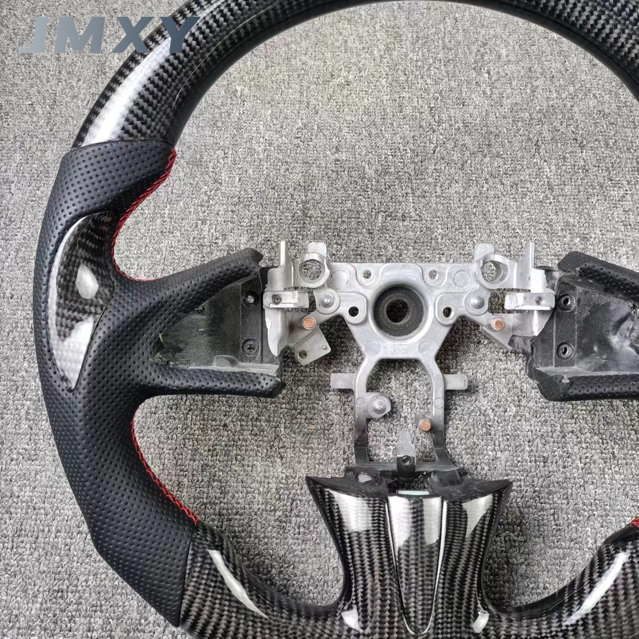 Sports-Style Carbon Fiber Steering Wheel for Infiniti Q50 Q60 QX50 Racing-Style Car Interior Accessory