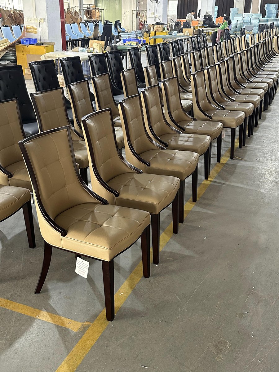 Factory Supplier High Back Wood Chair Leather Wooden Upholstery Restaurant Dinning Table and Chair Manufacturer