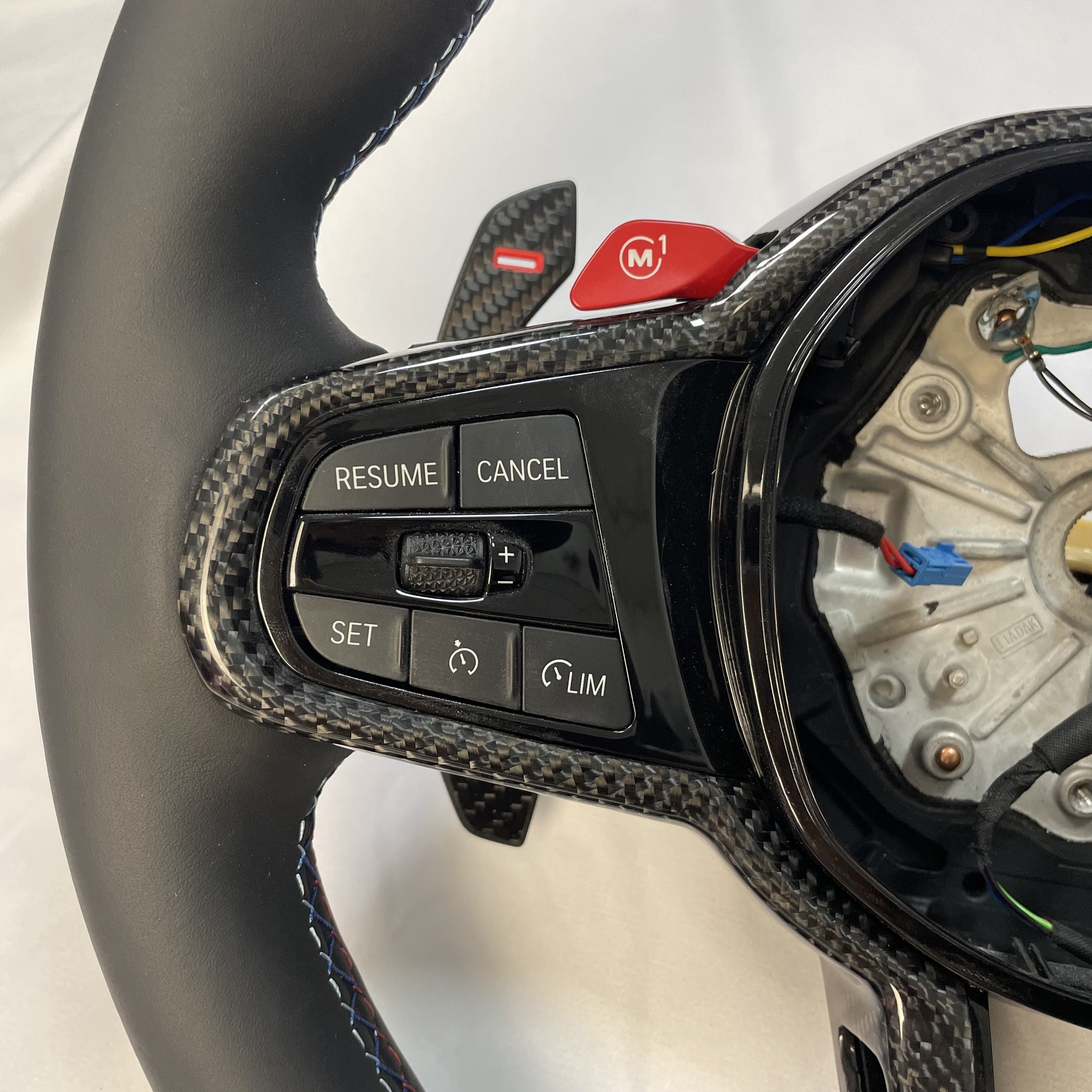 For old updated new 2025 M4 carbon fiber steering wheel FOR G30 G31G26 G03 G04 G07