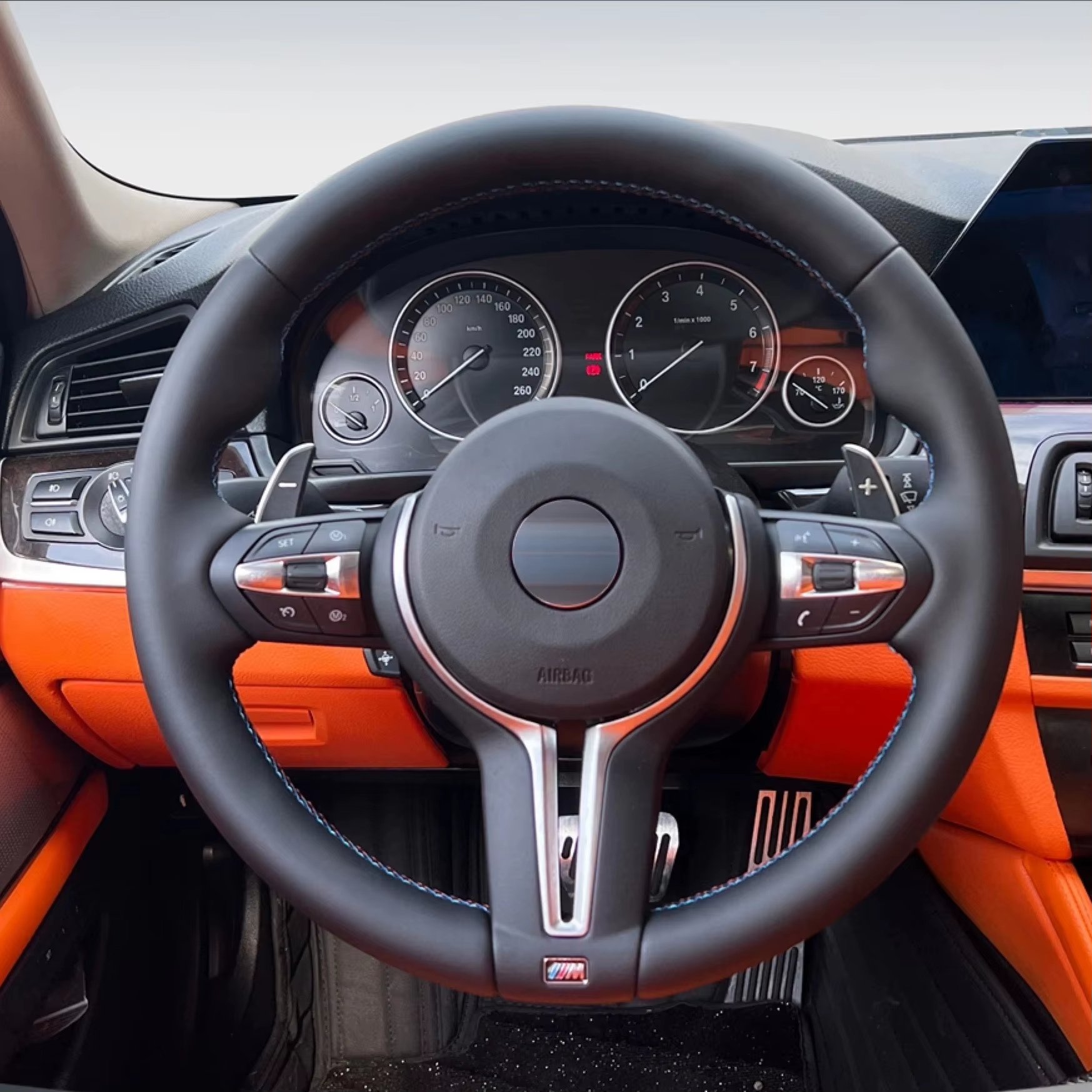 HOT sale Carbon Fiber Smart LED Steering Wheel Customized Auto Accessories For BMW E90 E60 E46 F30 F10 M2 M3 M4 M5 M6 X5 F30