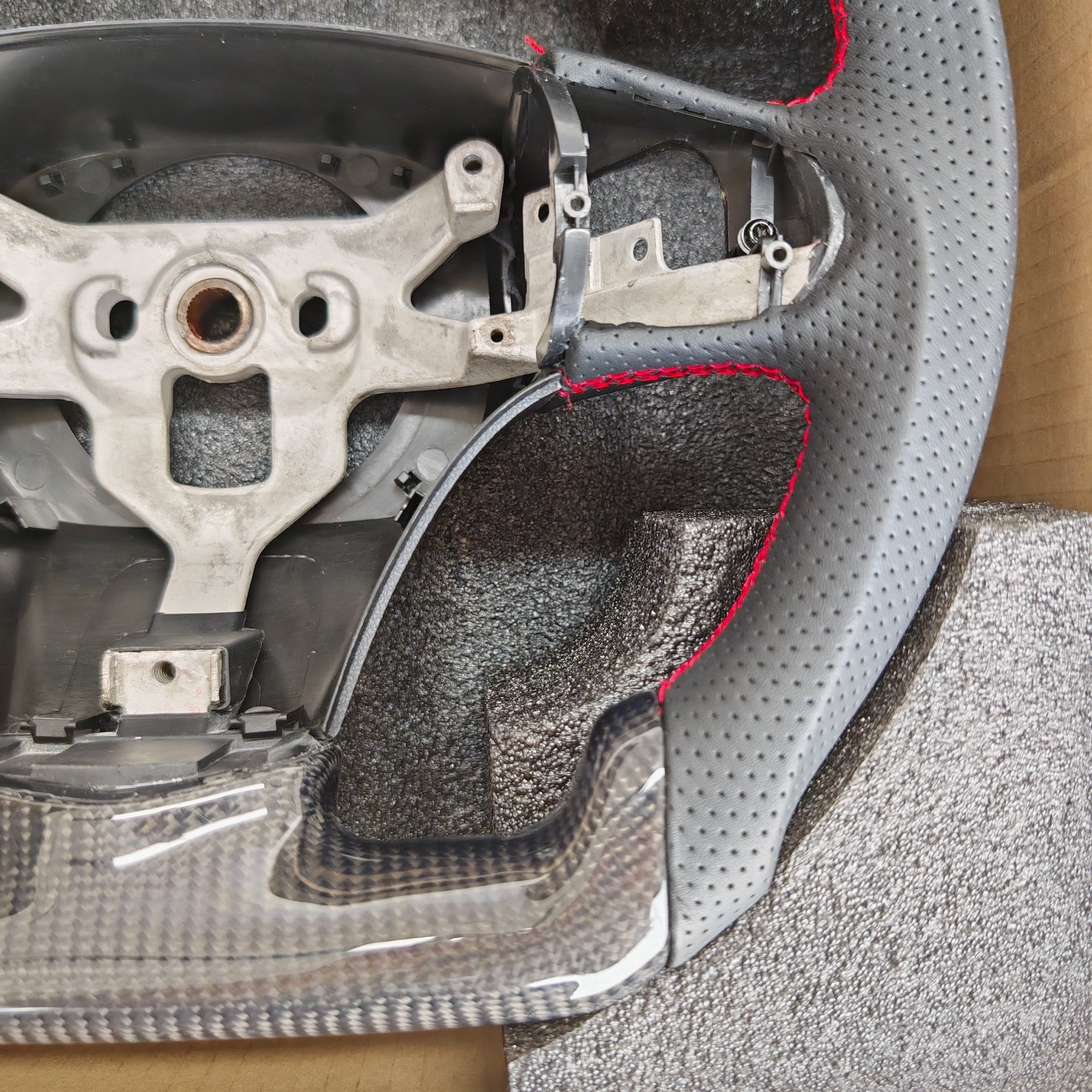 For Chevrolet Corvette C6 2012 2013 Interior Accessories For Cars Custom Sport Carbon Fiber Perforated Leather Steering Wheels