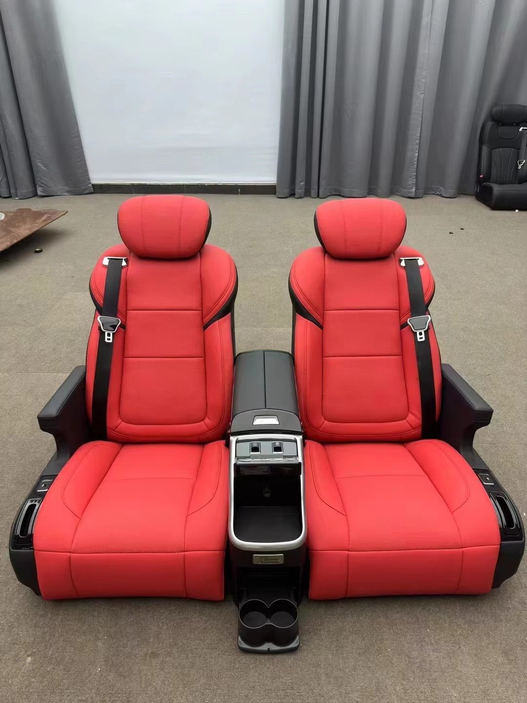 Luxury Single Electric Car Chair Customized SUV Seat Rear Seat with Armrest Box