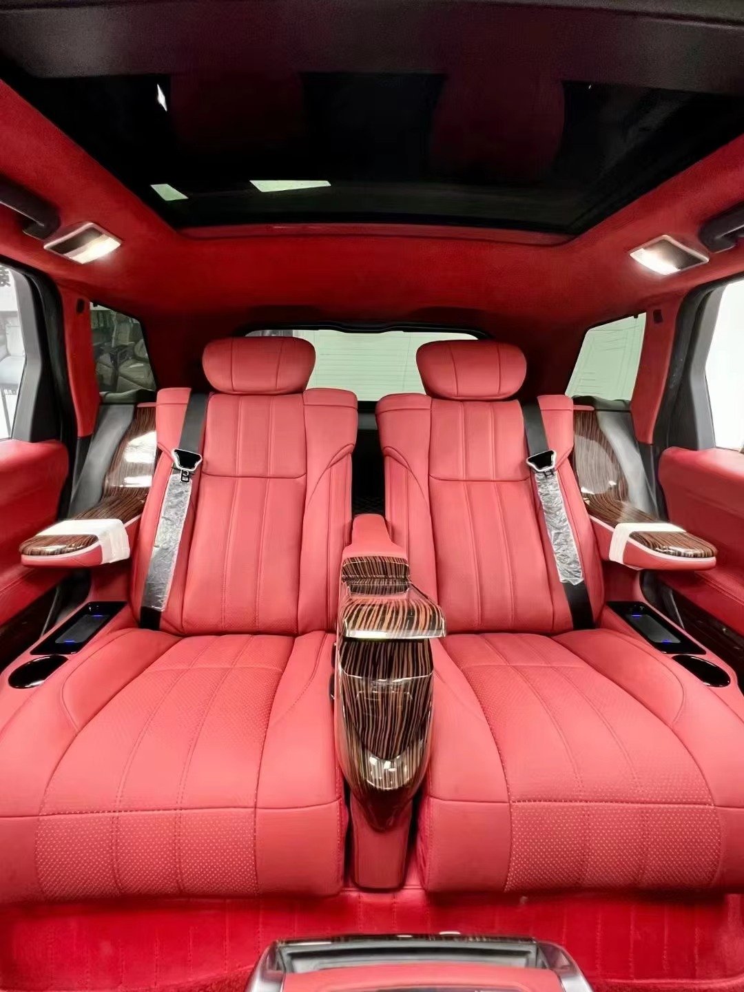 Luxury Single Electric Car Chair Customized SUV Seat Rear Seat with Armrest Box