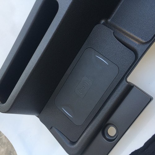 With USB Charging Wireless Charger Armrest Storage Box Tray for Toyota Land Cruiser FJ70 FJ76 FJ77 FJ78 FJ79 LC70 LC76 LC77 LC7