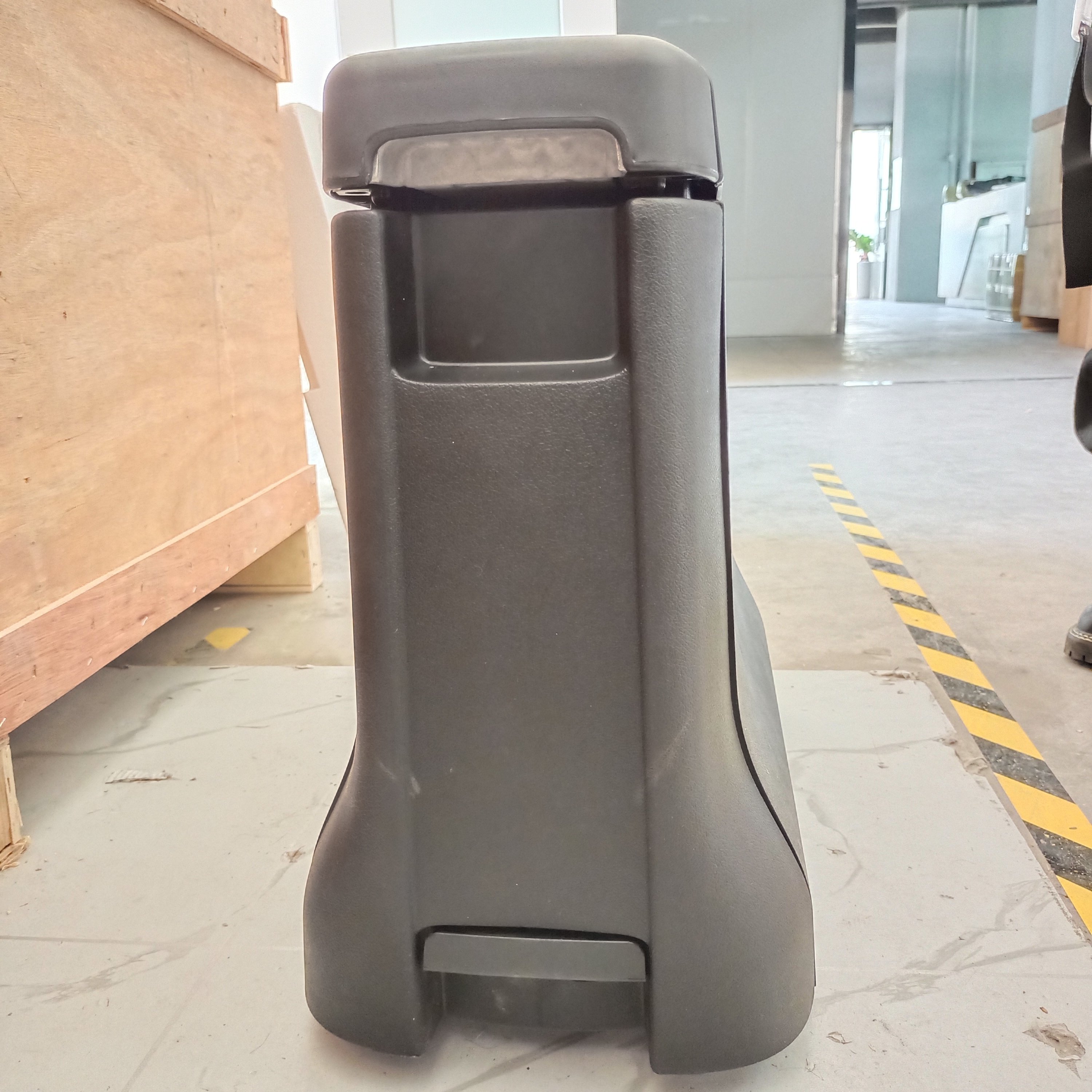 2022 High-quality Luxury Car Interior Armrest with Table Board Luxury Decoration