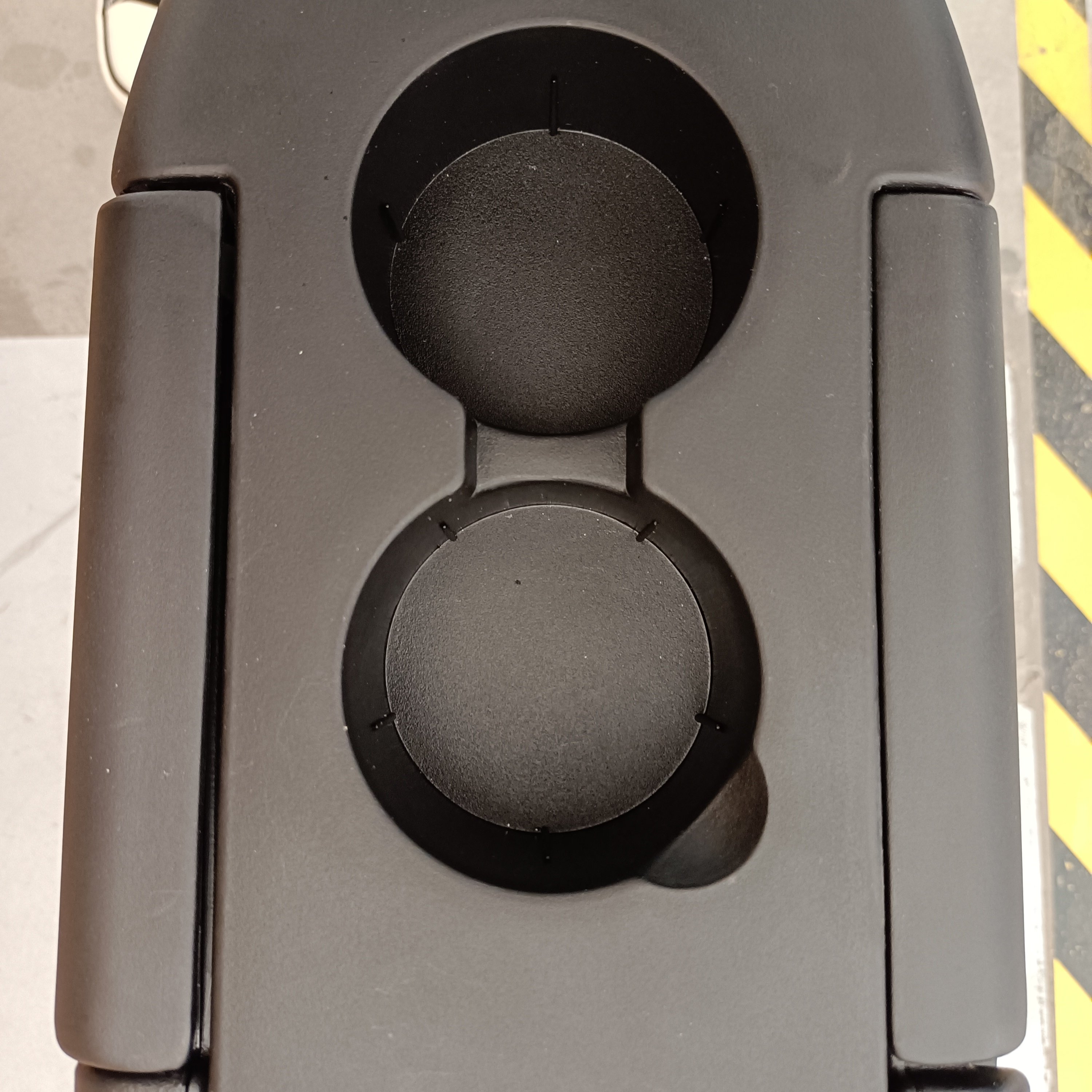 2022 High-quality Luxury Car Interior Armrest with Table Board Luxury Decoration