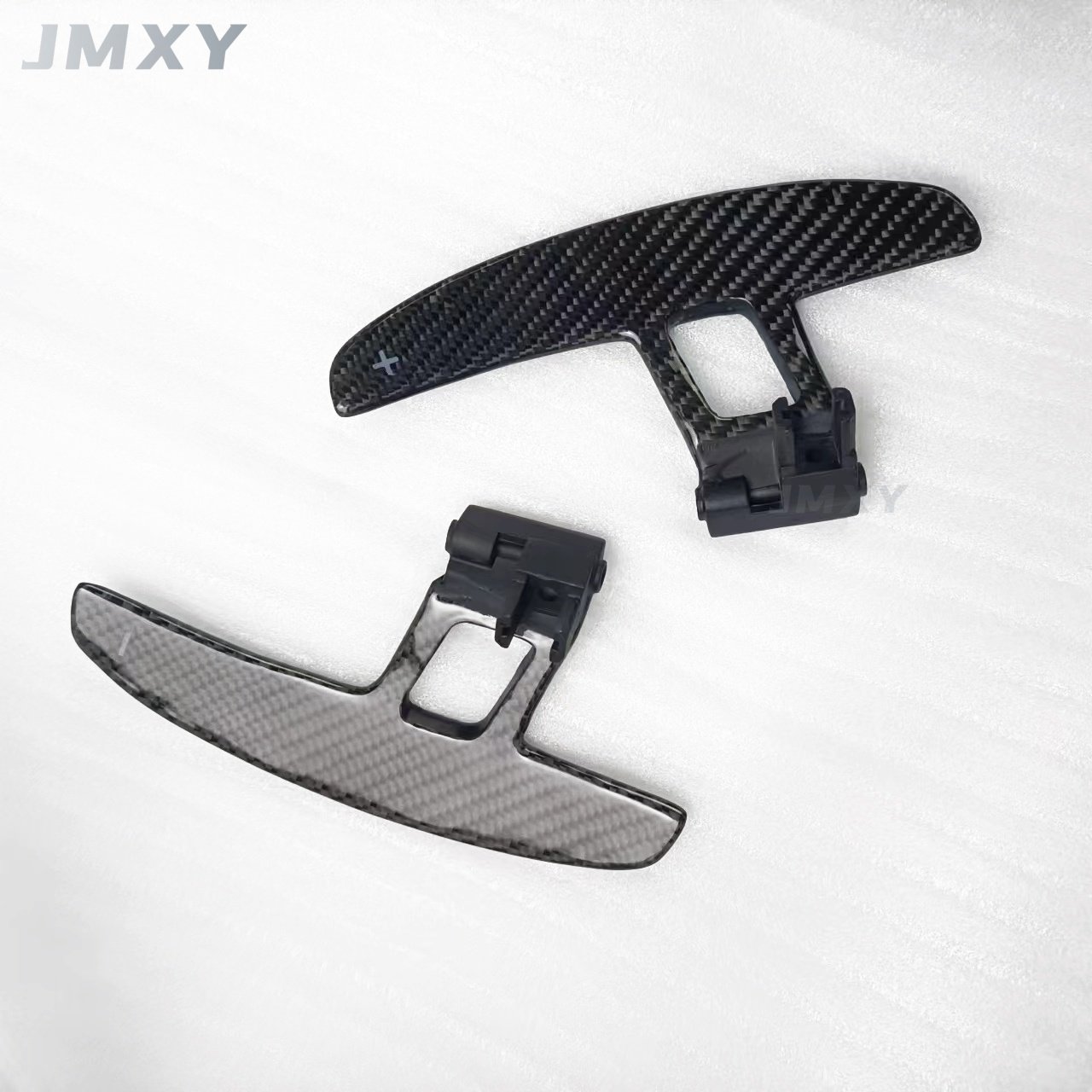 The car interior sports carbon fiber steering wheel is suitable for the Ford Raptor F150 steering wheel.