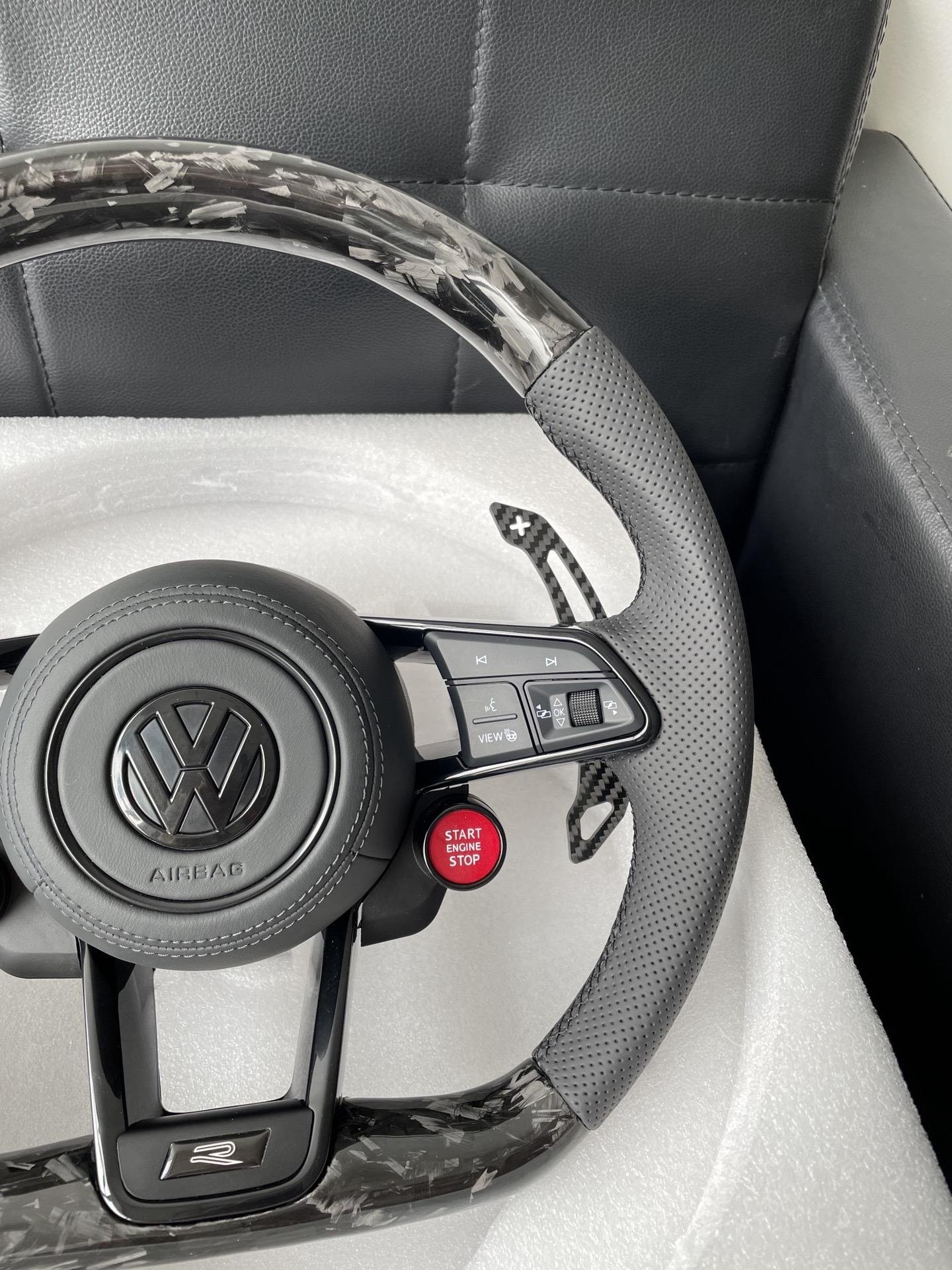 Auto Parts Forged Carbon Fiber Car Steering Wheel For VW GOLF 8 MK8 GTI R Carbon Fiber Steering Wheel