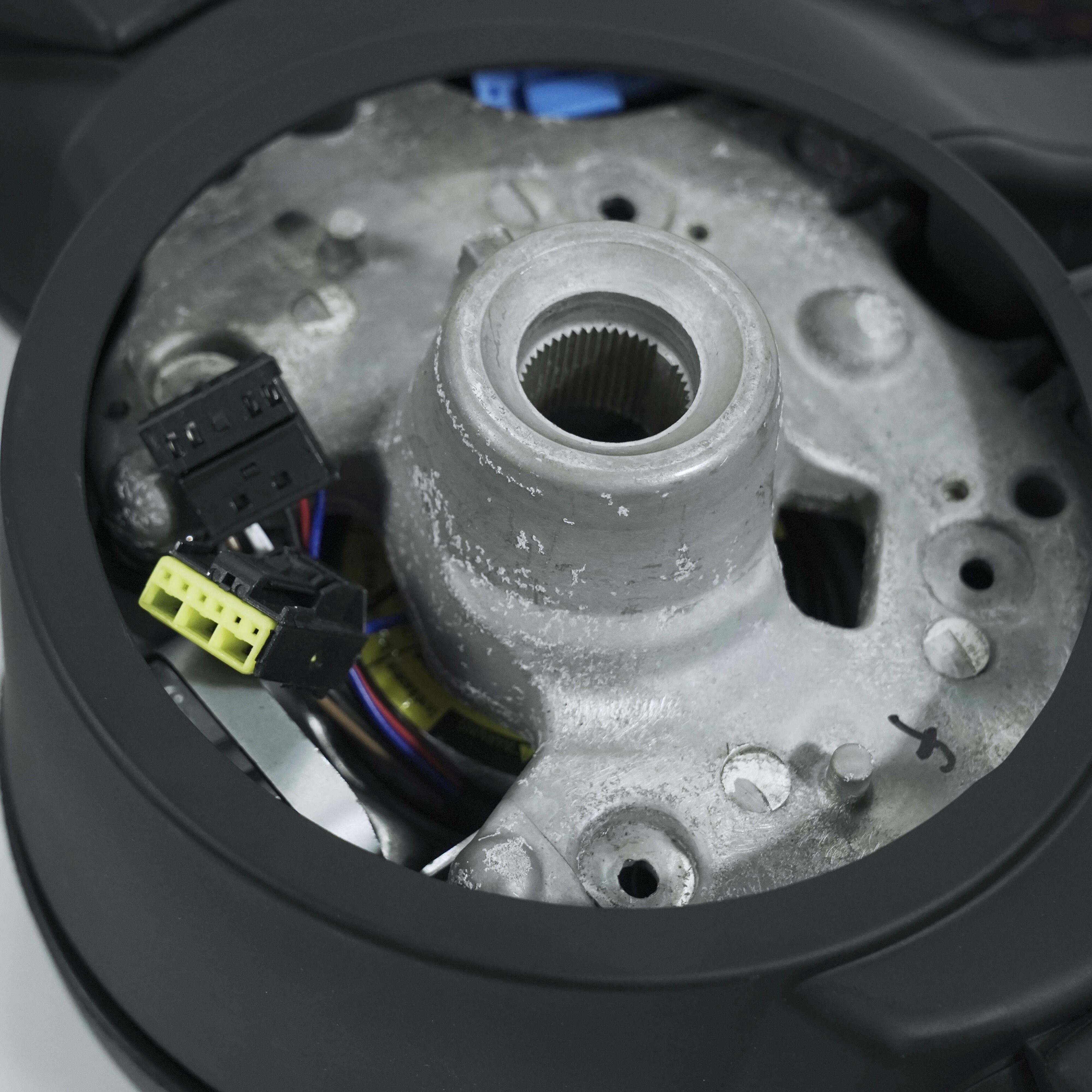 Suitable for BMW F10 F30 Sports-Style Steering Wheel