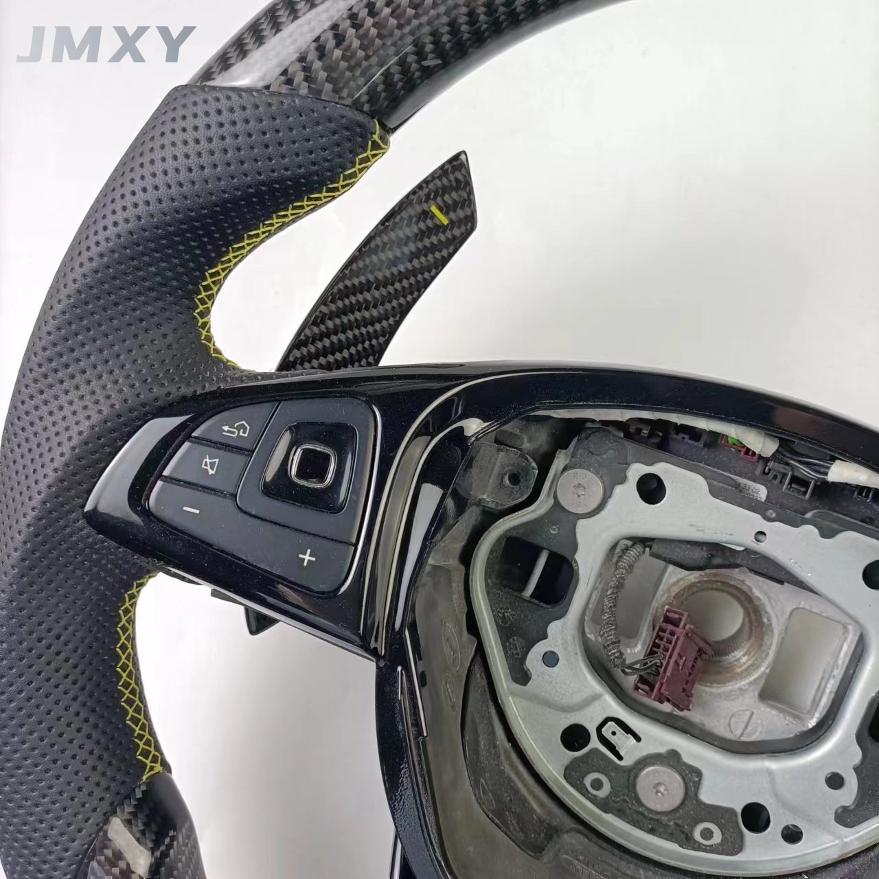 Suitable for Mercedes-Benz W204 W205 W212 W215 customized car interior carbon fiber steering wheel