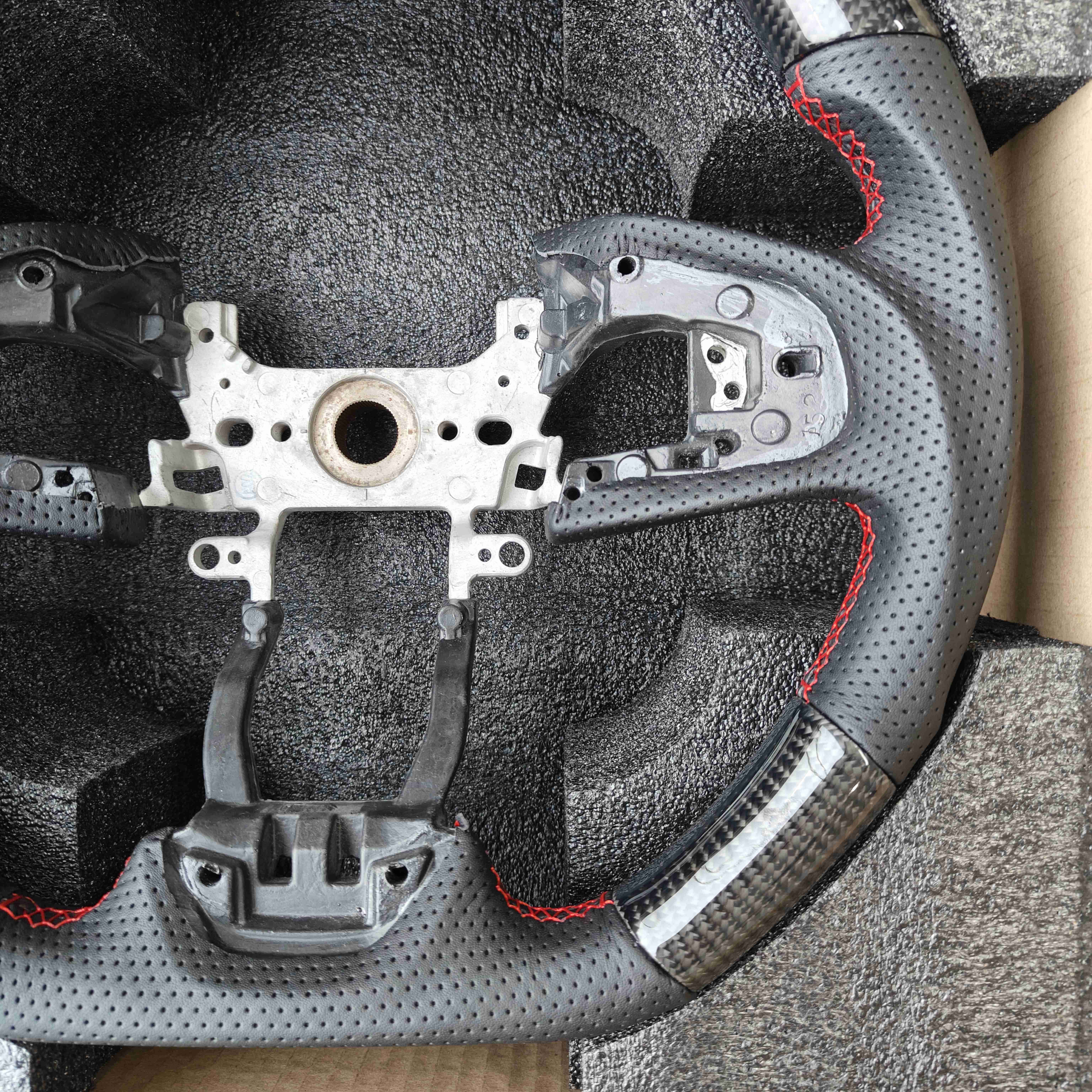For Honda CIVIC 10 Generation Chinese Version 2017 2018 2019 2020 2021 2022 2023 Carbon Fiber Perforated Leather Steering Wheels