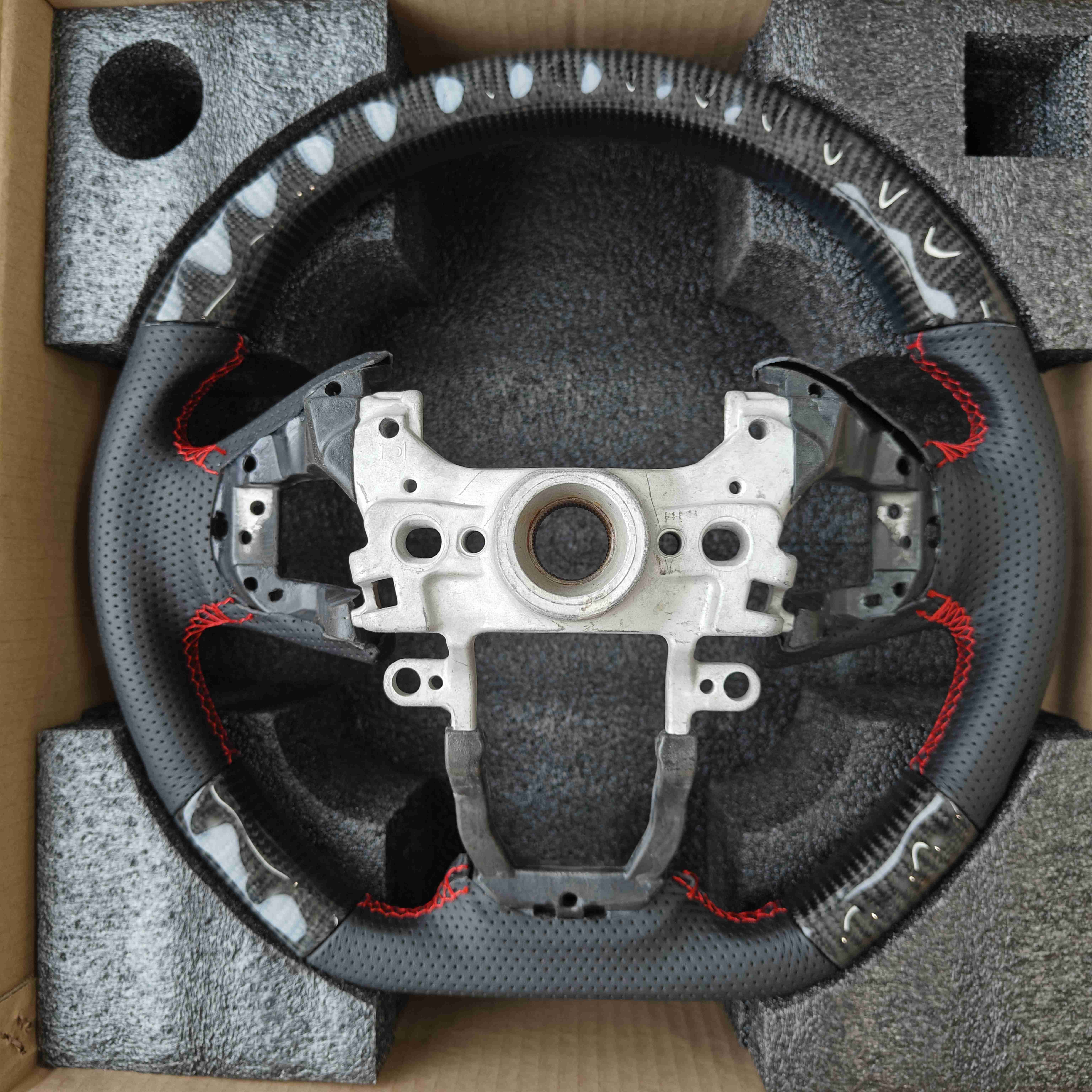 For Honda CIVIC 10 Generation Chinese Version 2017 2018 2019 2020 2021 2022 2023 Carbon Fiber Perforated Leather Steering Wheels