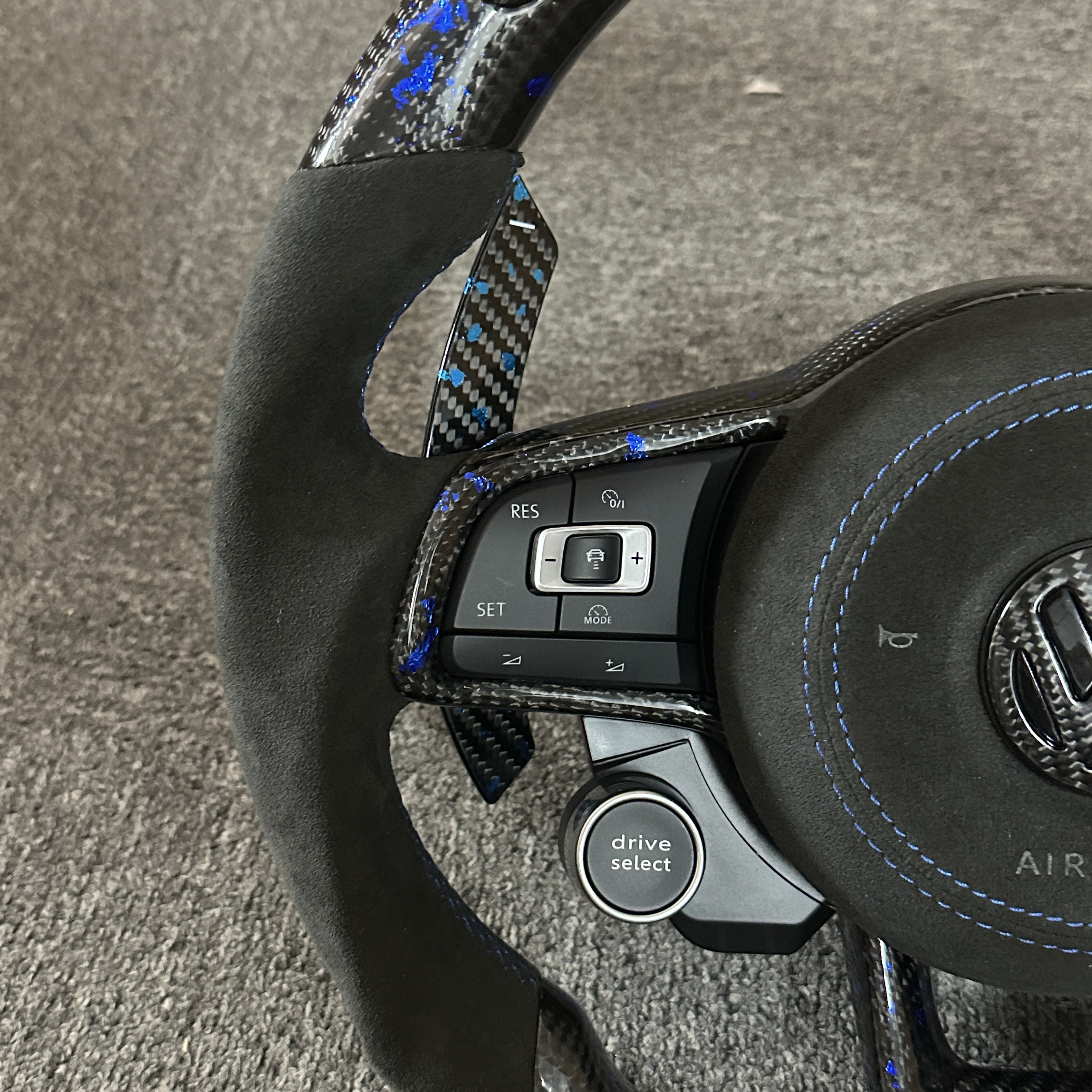 Car Steering Wheel for volkswagen VW Golf 7 r golf7 mk7 gti 7r Steering Wheels LED Alcantara Carbon Fiber Steering Wheel
