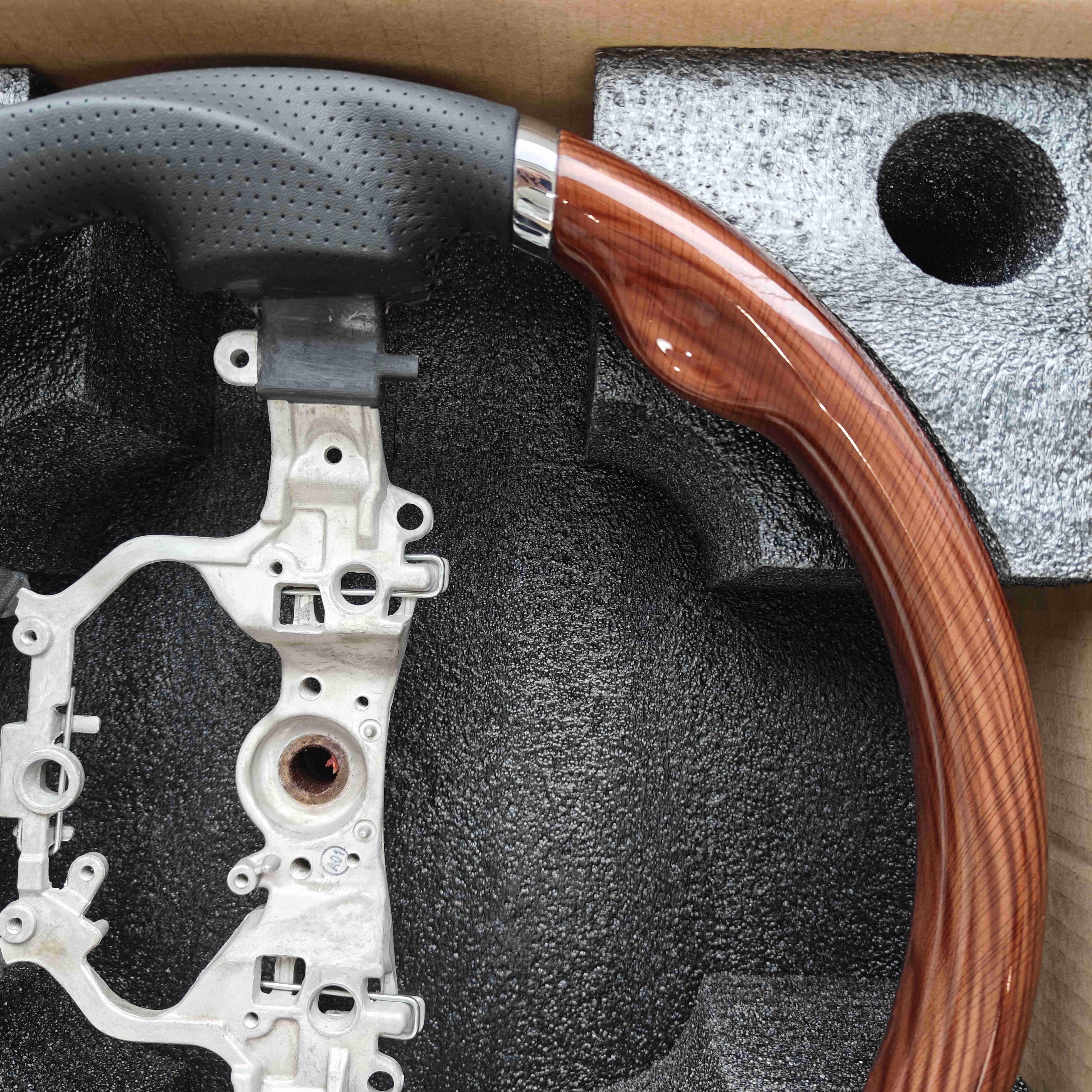 Customize For Toyota LAND CRUISER FJ200 2016-2022 PRADO FJ150 2018-2023 Interior Accessories Sport Wood Steering Wheels For Cars