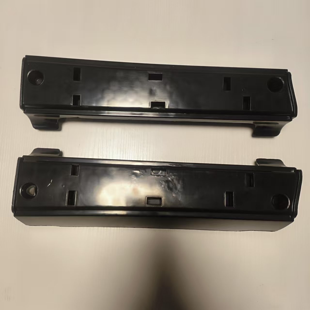 Heavy -duty Truck Truck Cab Parts Door Armrest DZ13241330230 DZ13241330240