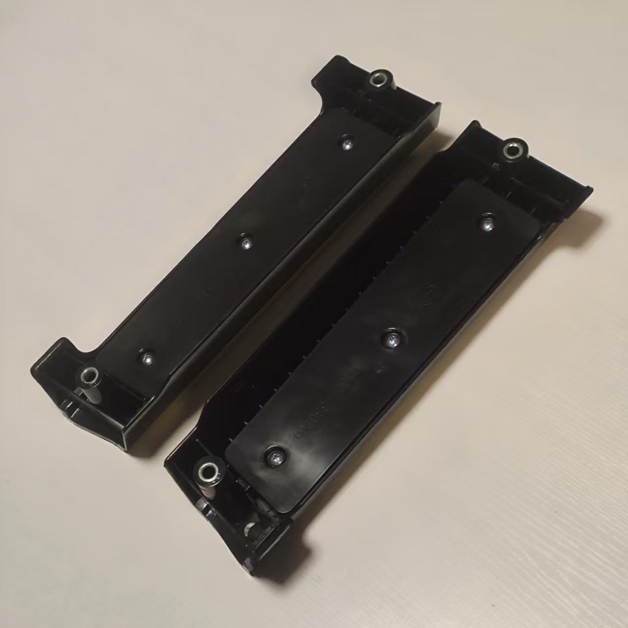 Heavy -duty Truck Truck Cab Parts Door Armrest DZ13241330230 DZ13241330240