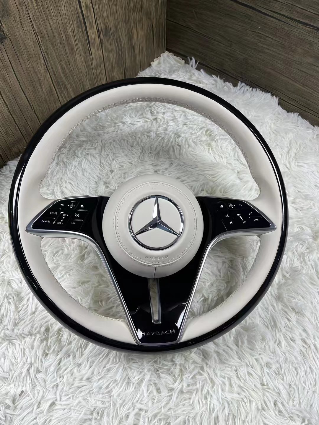 Universal steering wheel for any Mercedes-Benz model Carbon fiber steering wheel for any Mercedes-Benz model