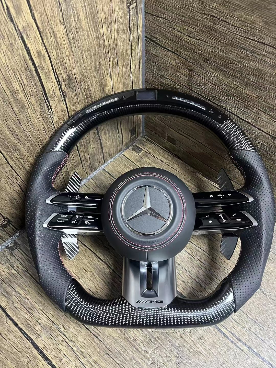 Universal steering wheel for any Mercedes-Benz model Carbon fiber steering wheel for any Mercedes-Benz model