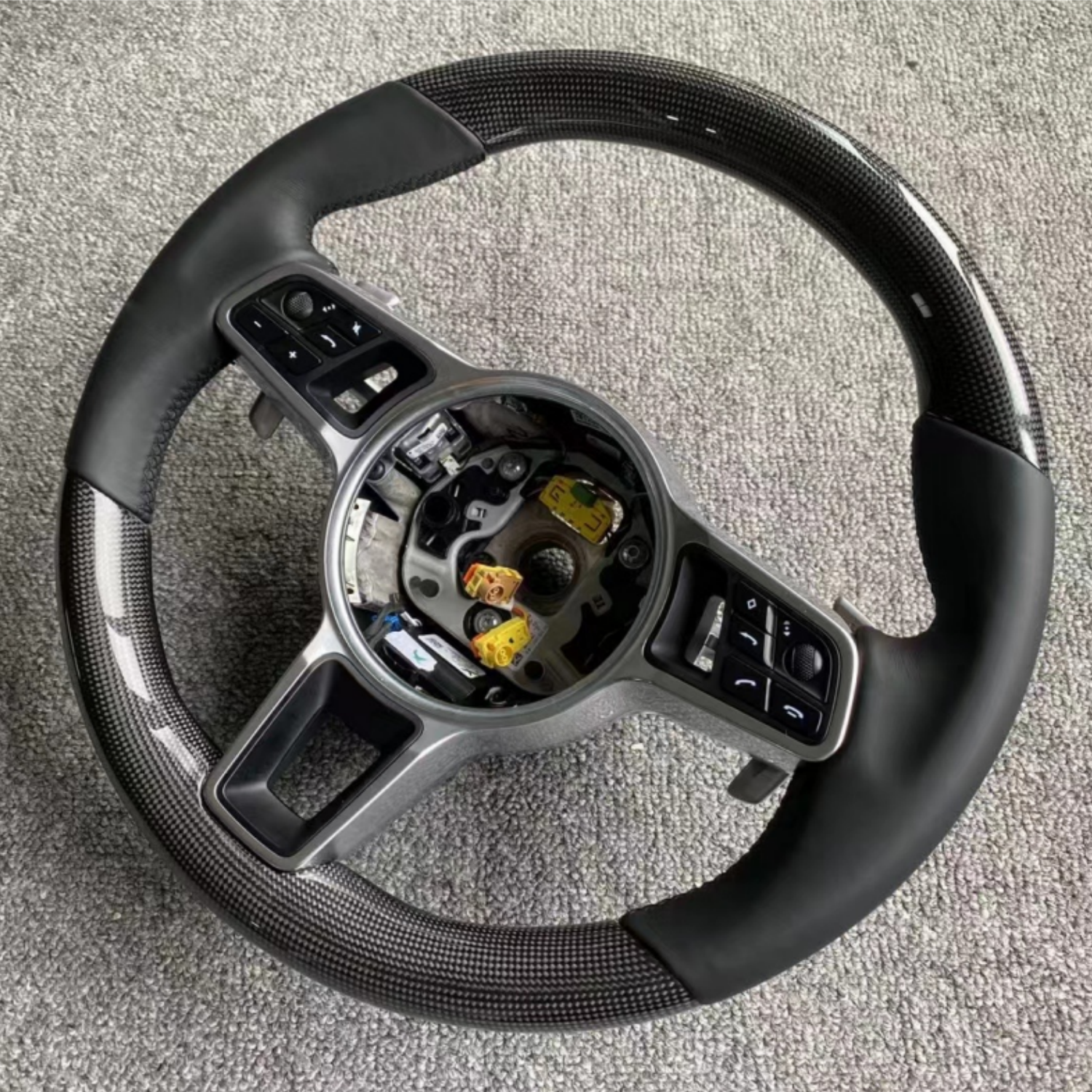 High quality car replacement steering wheel suitable for Porsche Macan carbon fiber steering wheel