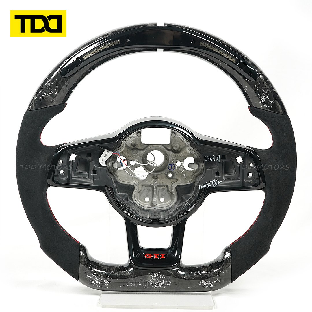 Customized Carbon Fiber LED Steering Wheel For Volkswagen GTI Golf 7 Golf R MK7/7.5 VW Polo GTI Scirocco