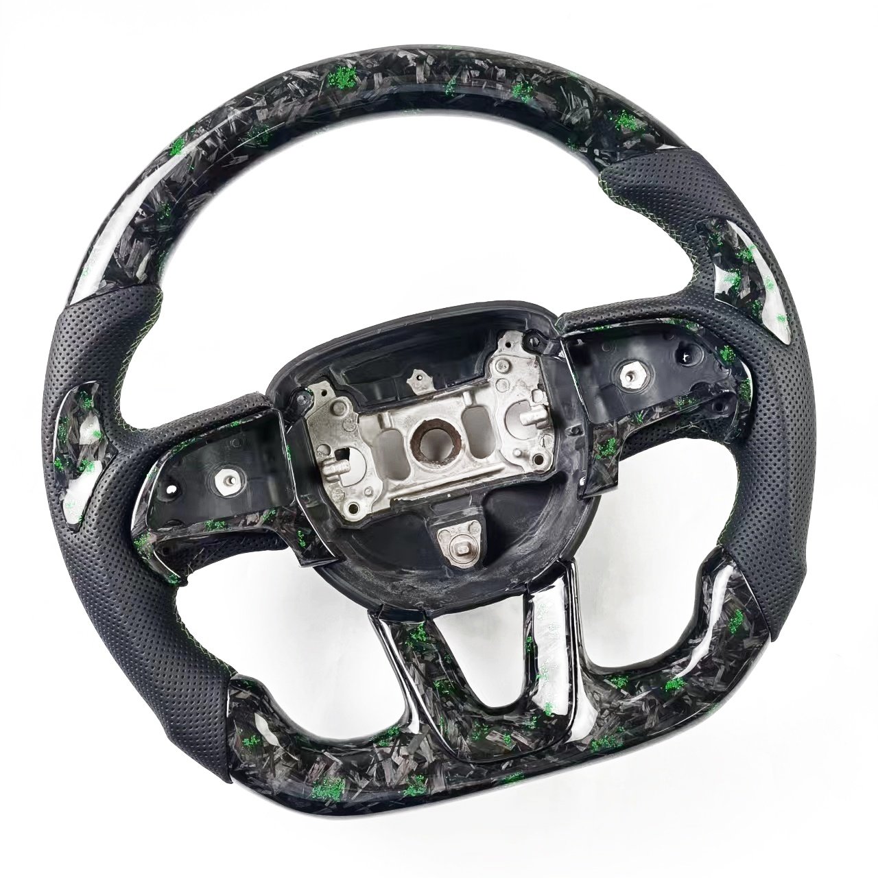 Car carbon fiber steering wheel is suitable for the 2015 Dodge Challenger steering wheel