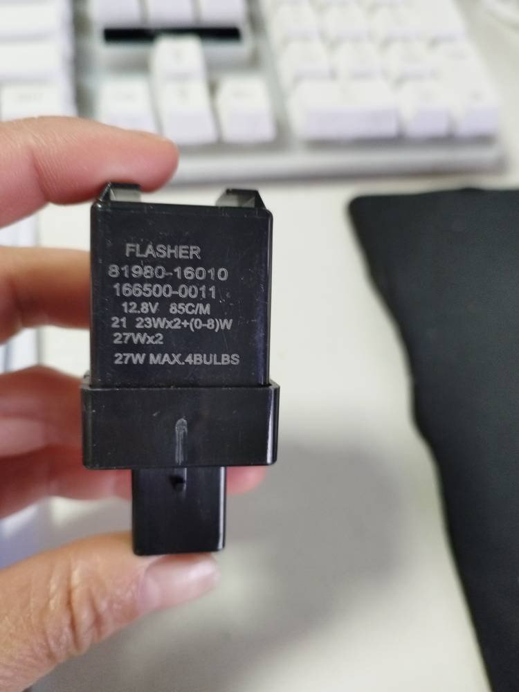 Hot Sell Auto Parts Turn Signal Flasher Relay Indicator Hazard Warning 3 Pins For TOYOTA Camry Celica Corolla 8198016010
