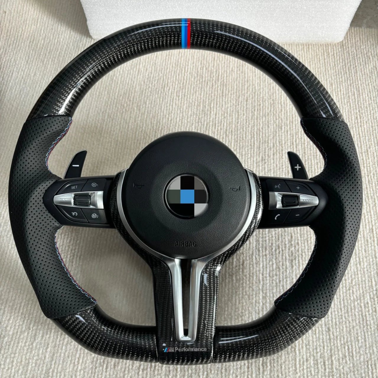 Applicable upgradesF10 F30 F32 F80e60e90e32BMW carbon fiber sports steering wheel