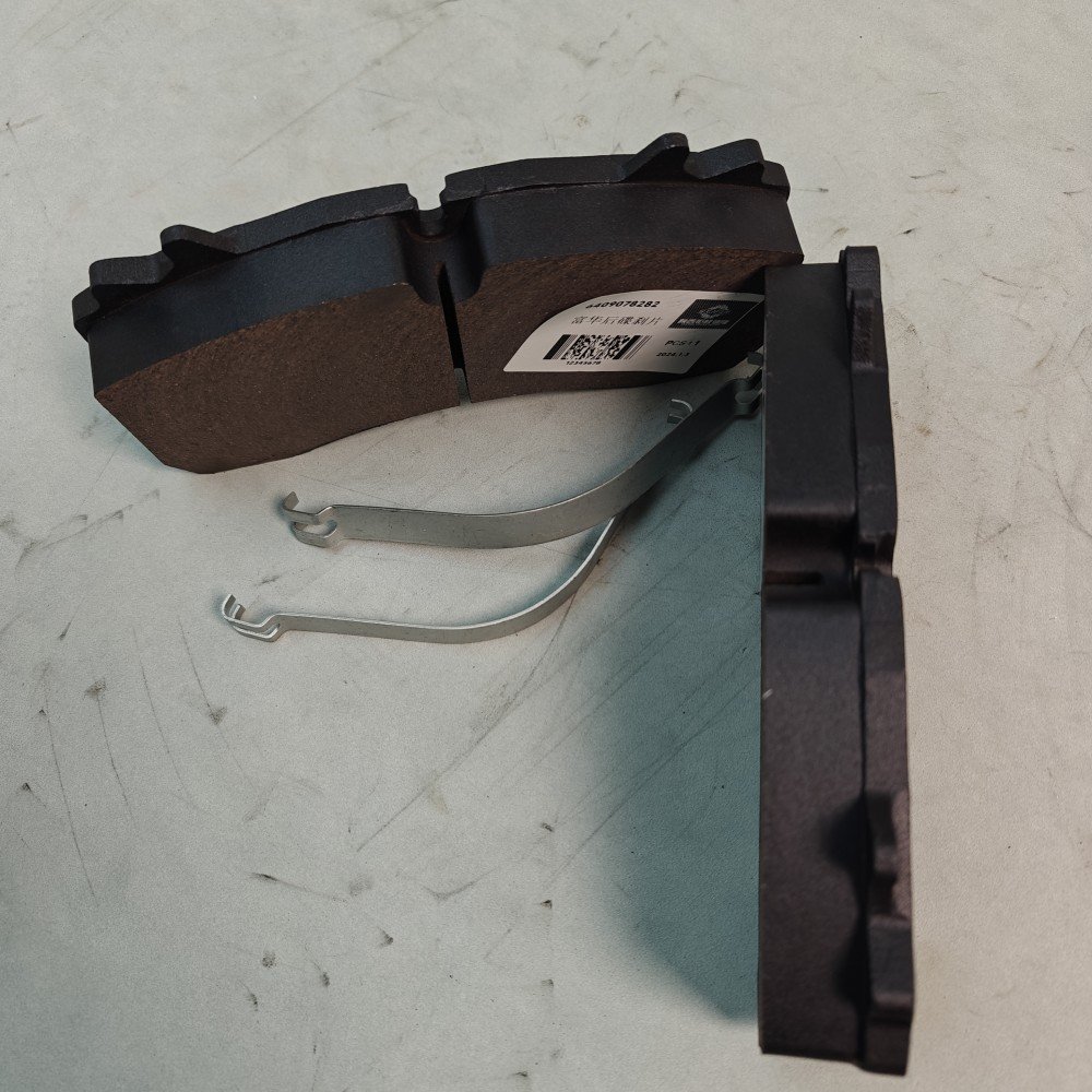 China National Heavy Duty Truck Fuhua Axle Brake System High Quality New 6409078282 Semi-metallic Disc Brake Pads Metal Gasket
