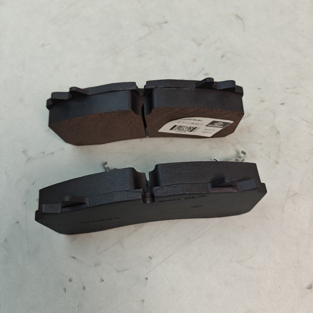China National Heavy Duty Truck Fuhua Axle Brake System High Quality New 6409078282 Semi-metallic Disc Brake Pads Metal Gasket