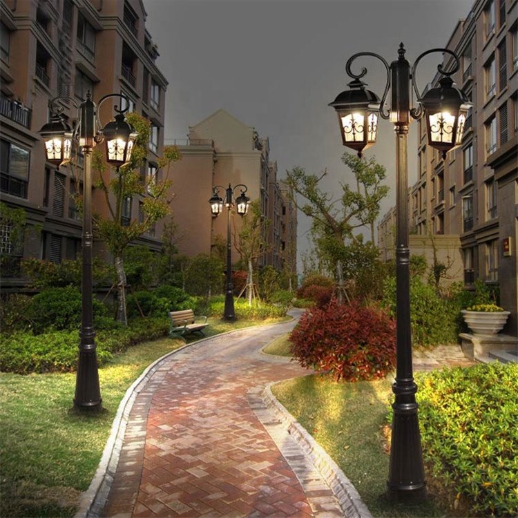 Manufacturer Pole Garden Outdoor Lamp Post Landscape Lamp European Solar Light Sensor Waterproof IP65 for Street Courtyard Lawn