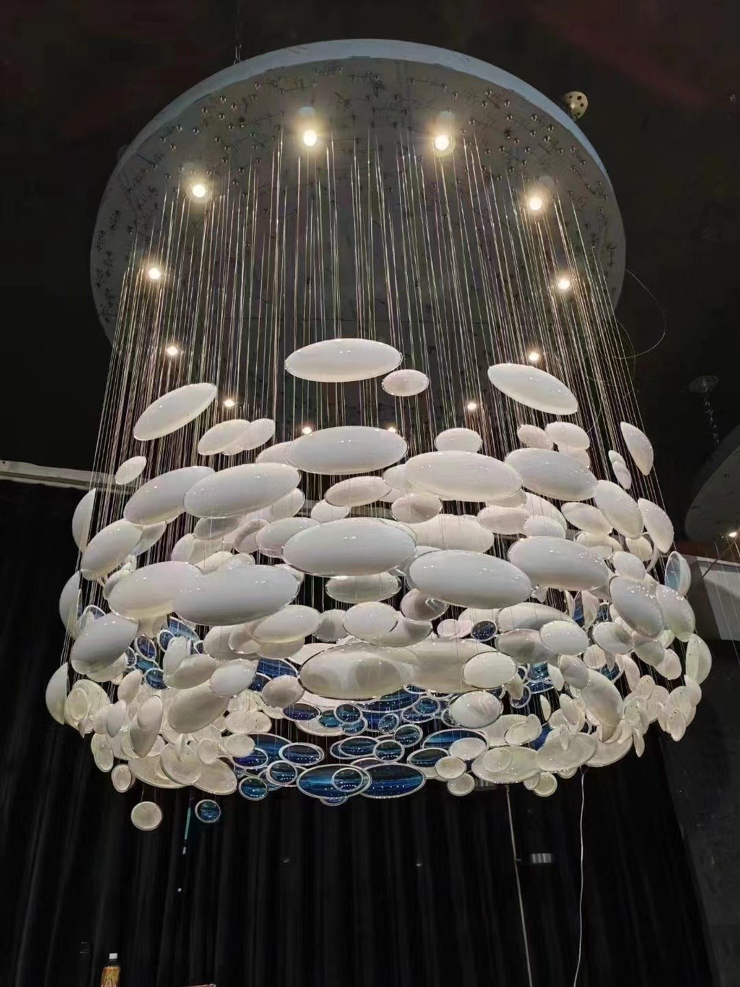 Aerial Ornament Custom Hotel Lobby Villa Ceiling Decoration Glass Chandelier Creative Golden Dinosaur Egg Shaped Pendant Light