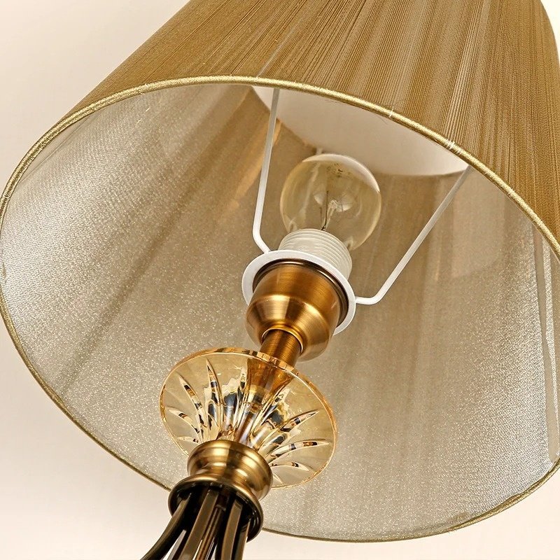 Modern Design Antique Brass Indoor Home Hotel Bedside Living Room Decor Luxurious Crystal Modern Table Lamp