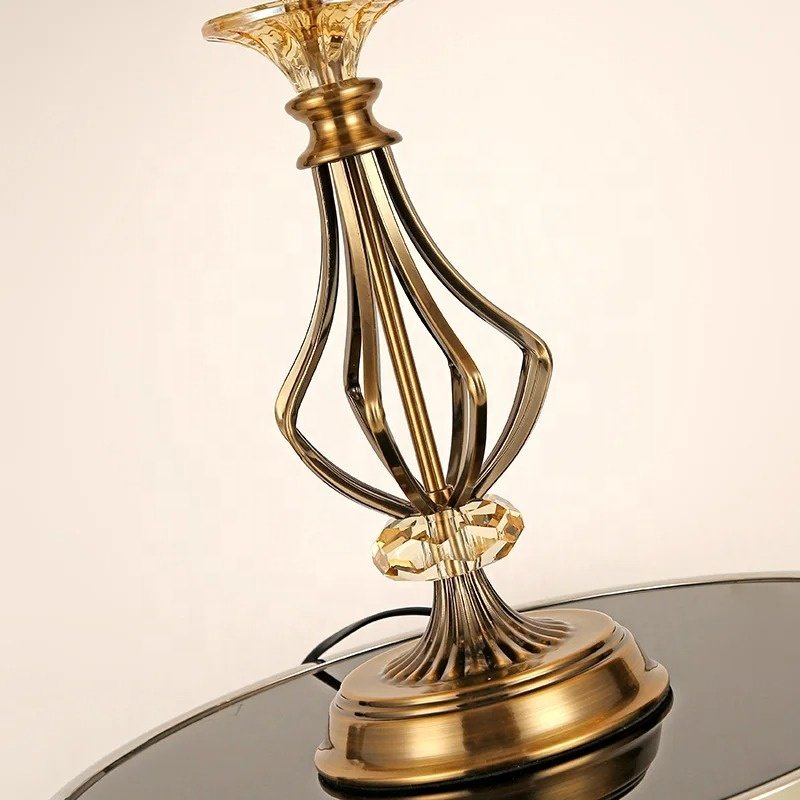 Modern Design Antique Brass Indoor Home Hotel Bedside Living Room Decor Luxurious Crystal Modern Table Lamp